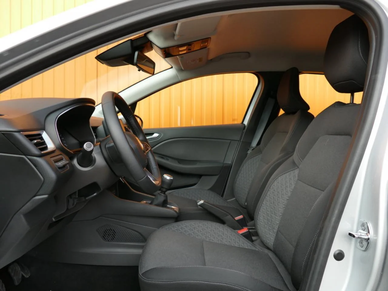 RENAULT CLIO - Miniature 6 sur 23 - Cliquer pour voir cette photo