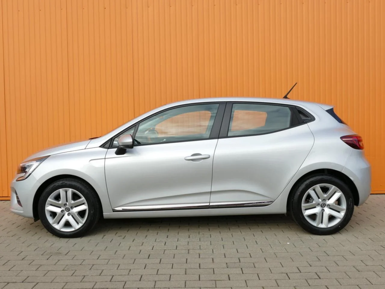 RENAULT CLIO - Miniature 3 sur 23 - Cliquer pour voir cette photo