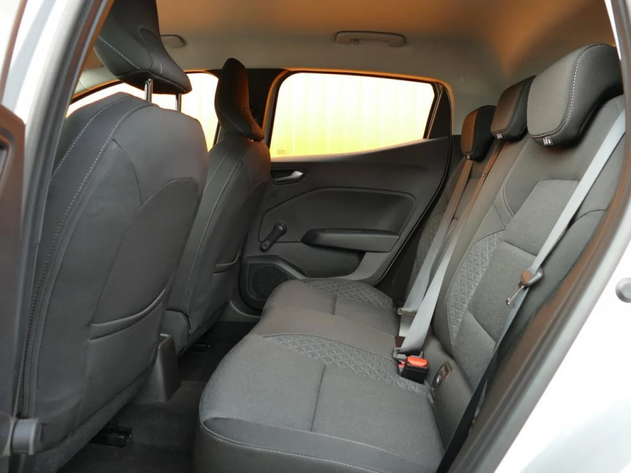 RENAULT CLIO - Miniature 7 sur 23 - Cliquer pour voir cette photo