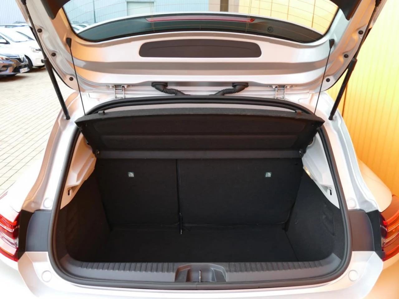 RENAULT CLIO - Miniature 8 sur 23 - Cliquer pour voir cette photo