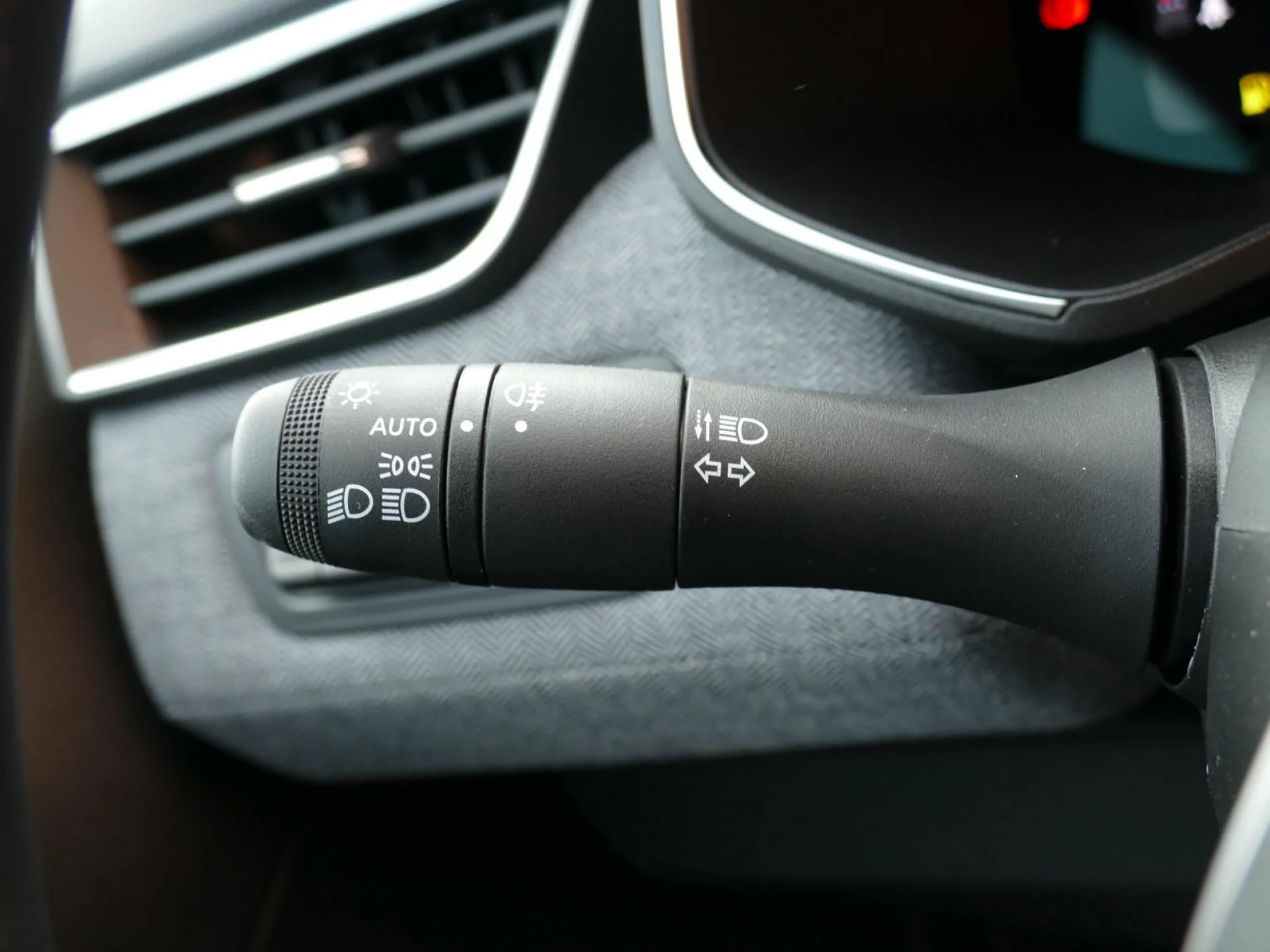 RENAULT CLIO - Miniature 23 sur 30 - Cliquer pour voir cette photo