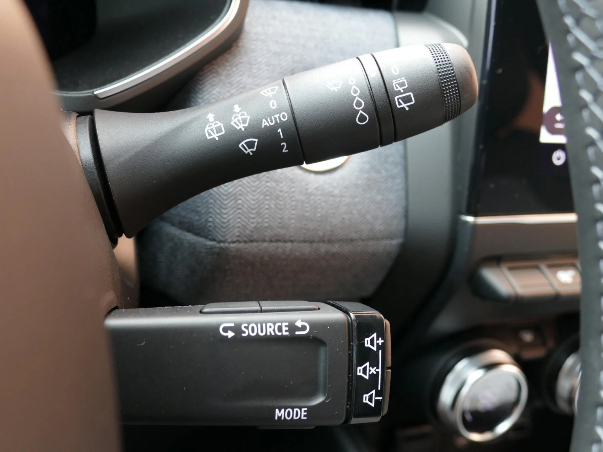 RENAULT CLIO - Miniature 24 sur 30 - Cliquer pour voir cette photo