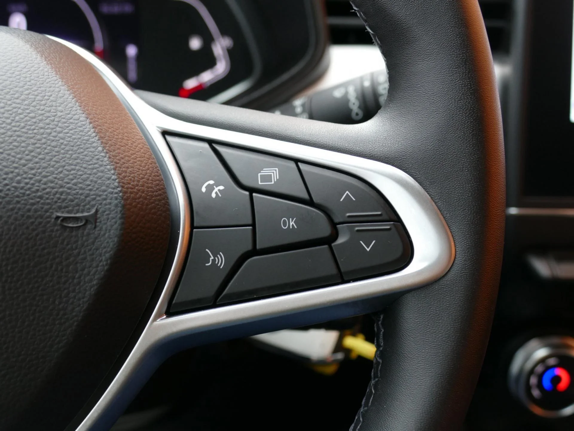 RENAULT CLIO - Miniature 17 sur 31 - Cliquer pour voir cette photo