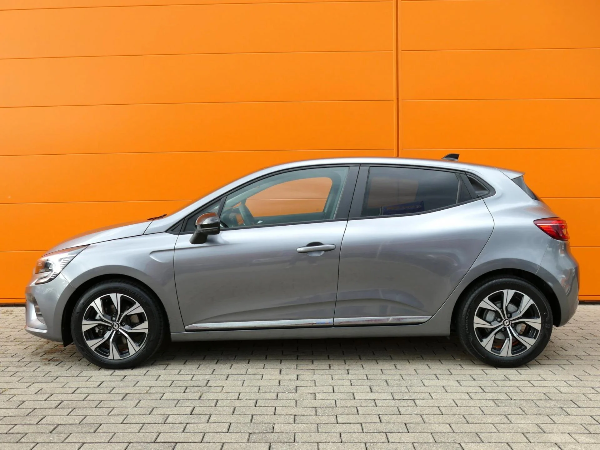 RENAULT CLIO - Miniature 2 sur 31 - Cliquer pour voir cette photo