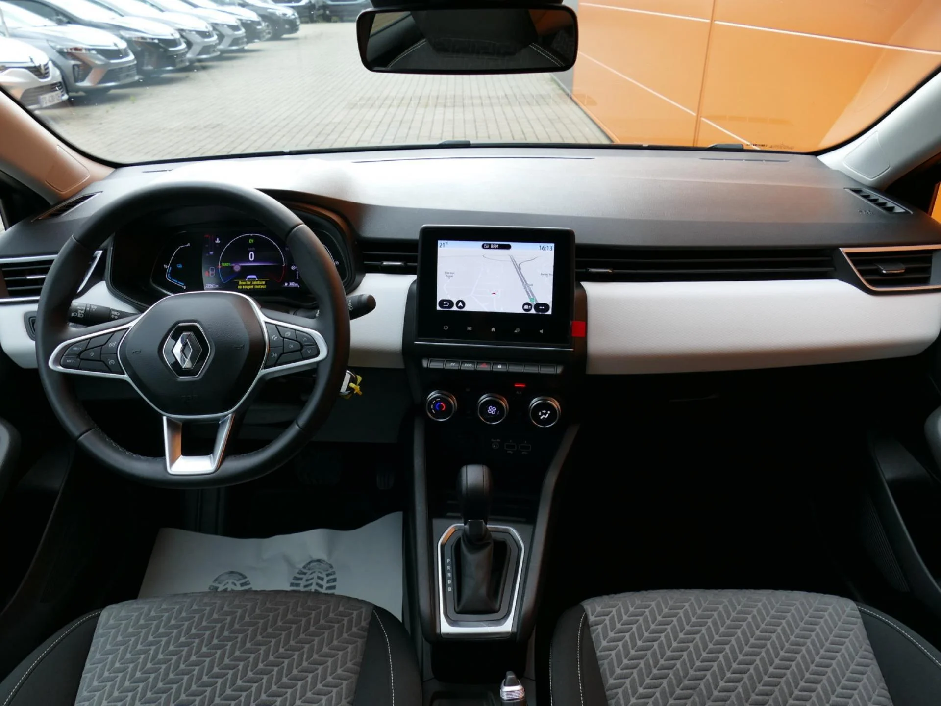 RENAULT CLIO - Miniature 4 sur 31 - Cliquer pour voir cette photo