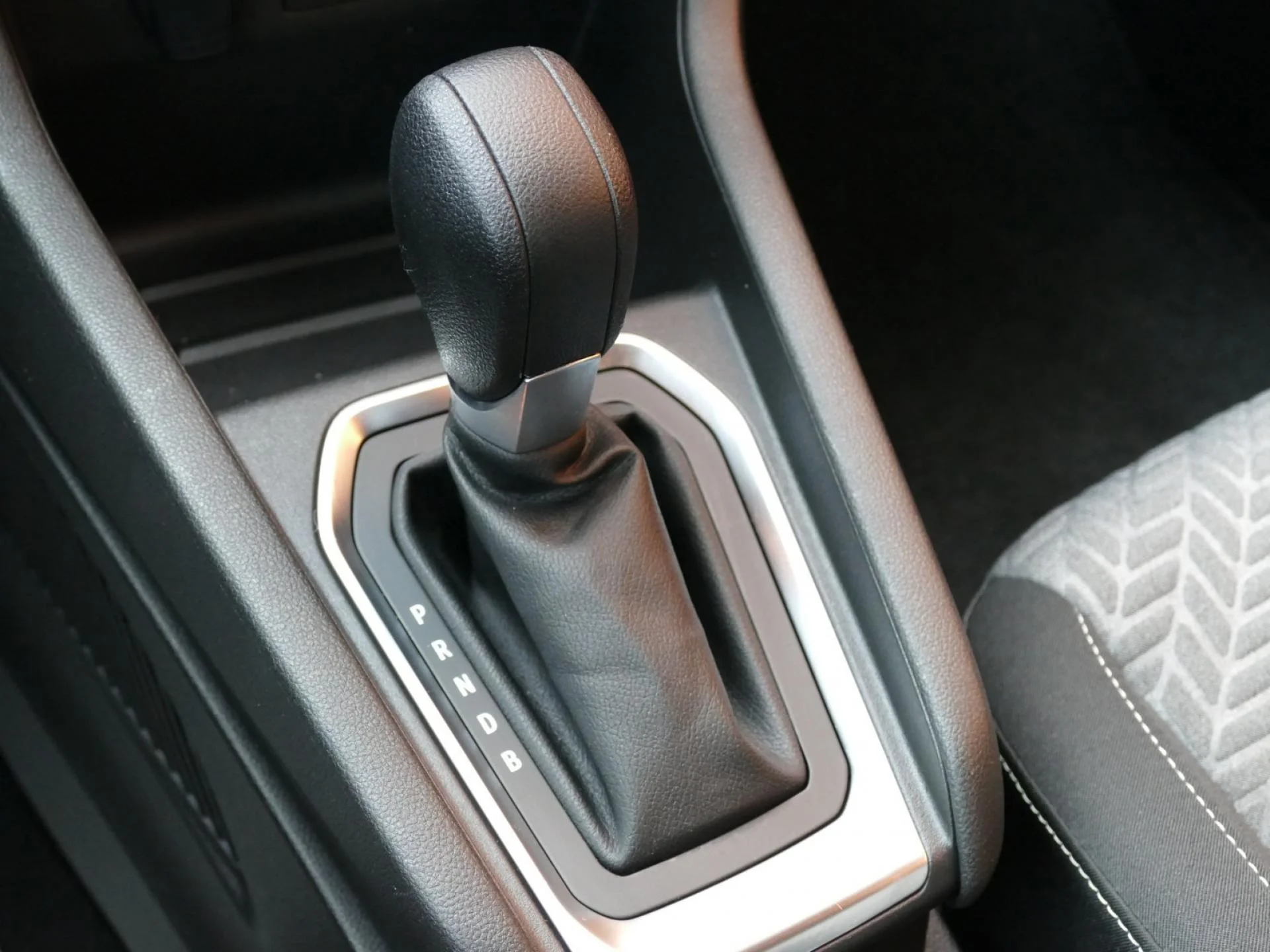 RENAULT CLIO - Miniature 21 sur 31 - Cliquer pour voir cette photo