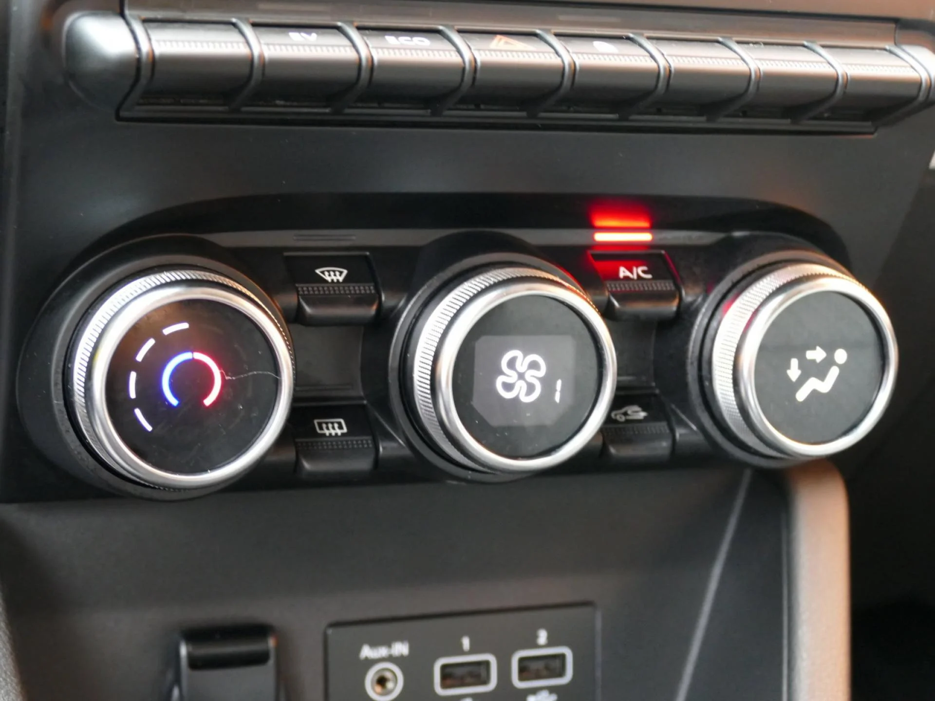 RENAULT CLIO - Miniature 13 sur 31 - Cliquer pour voir cette photo