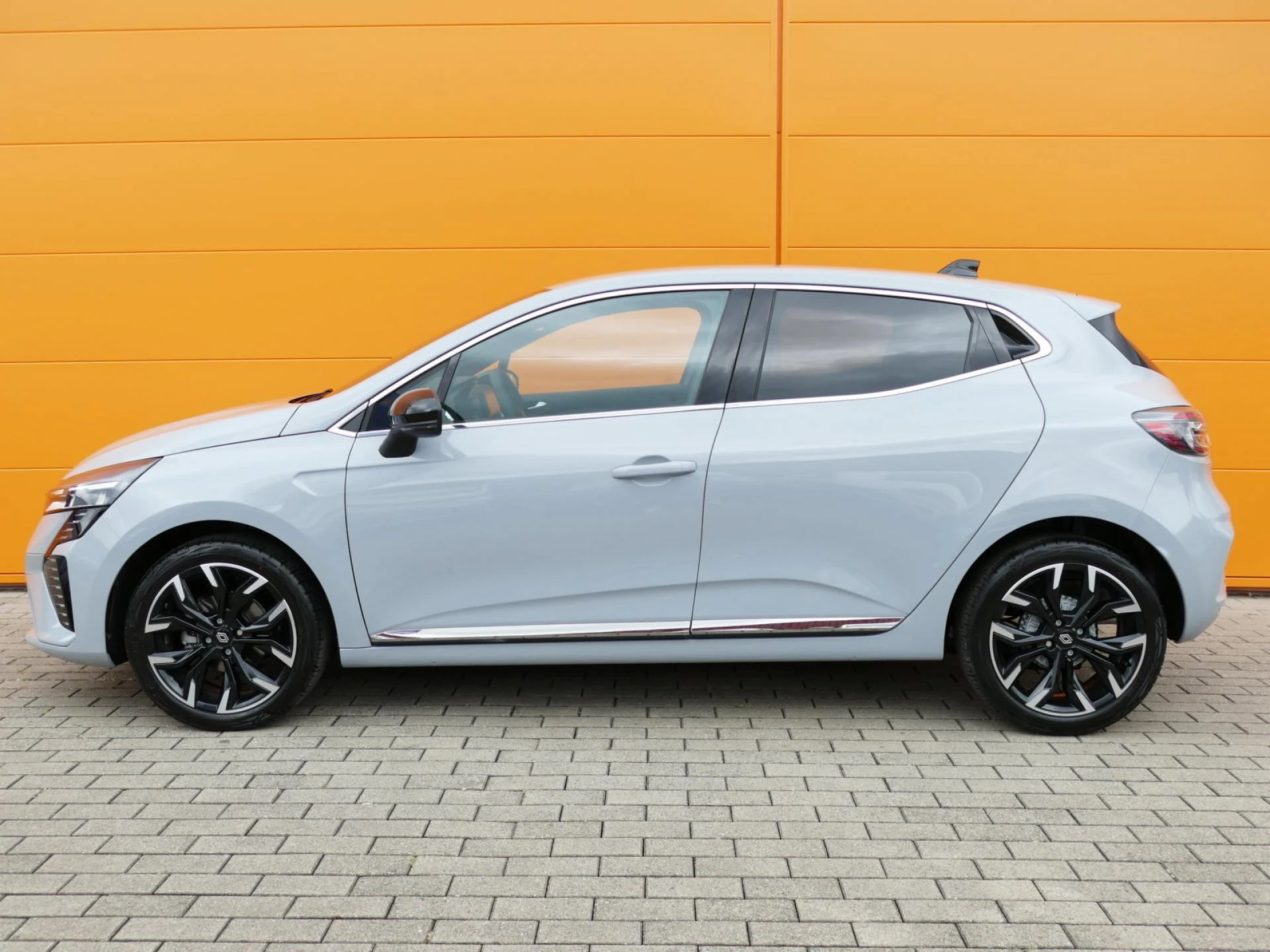 RENAULT CLIO - Miniature 4 sur 34 - Cliquer pour voir cette photo