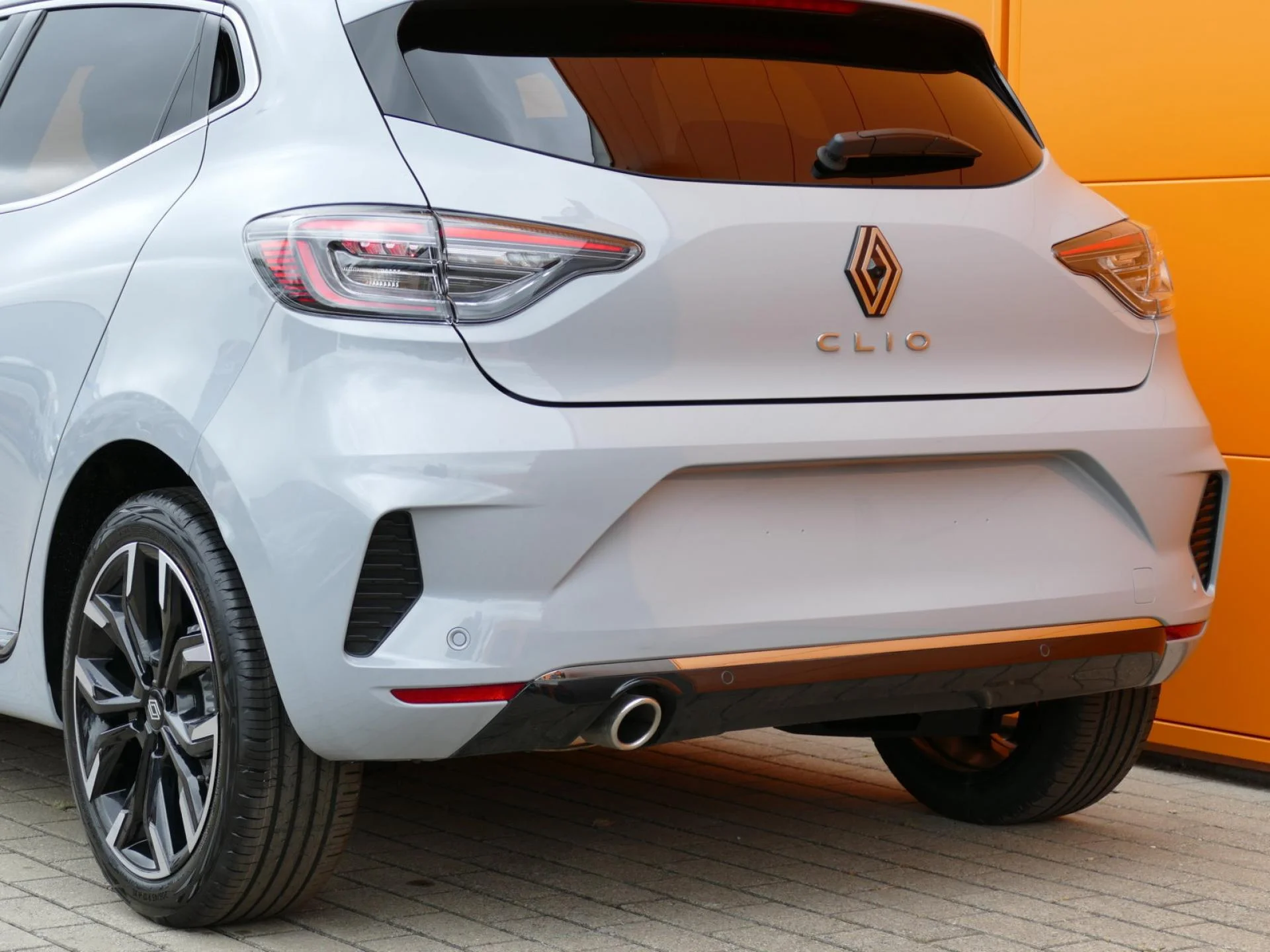 RENAULT CLIO - Miniature 32 sur 34 - Cliquer pour voir cette photo