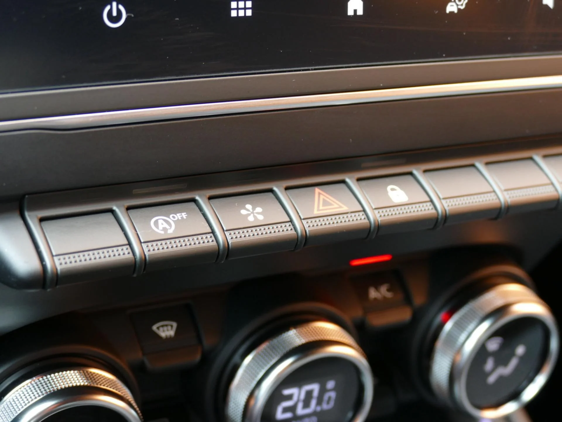 RENAULT CLIO - Miniature 21 sur 34 - Cliquer pour voir cette photo