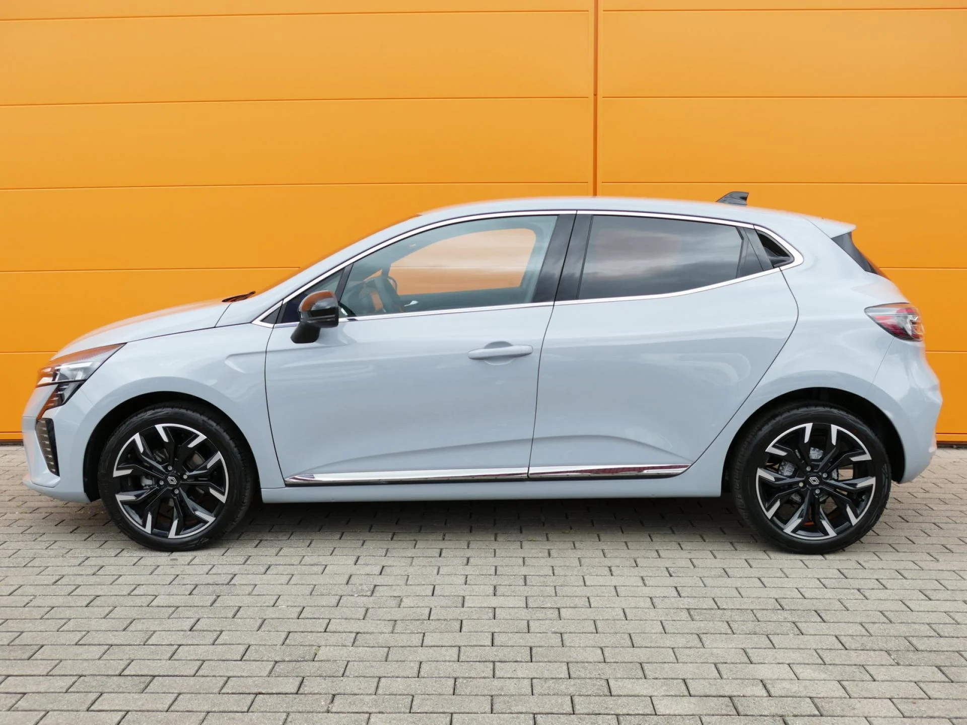 RENAULT CLIO - Miniature 4 sur 34 - Cliquer pour voir cette photo