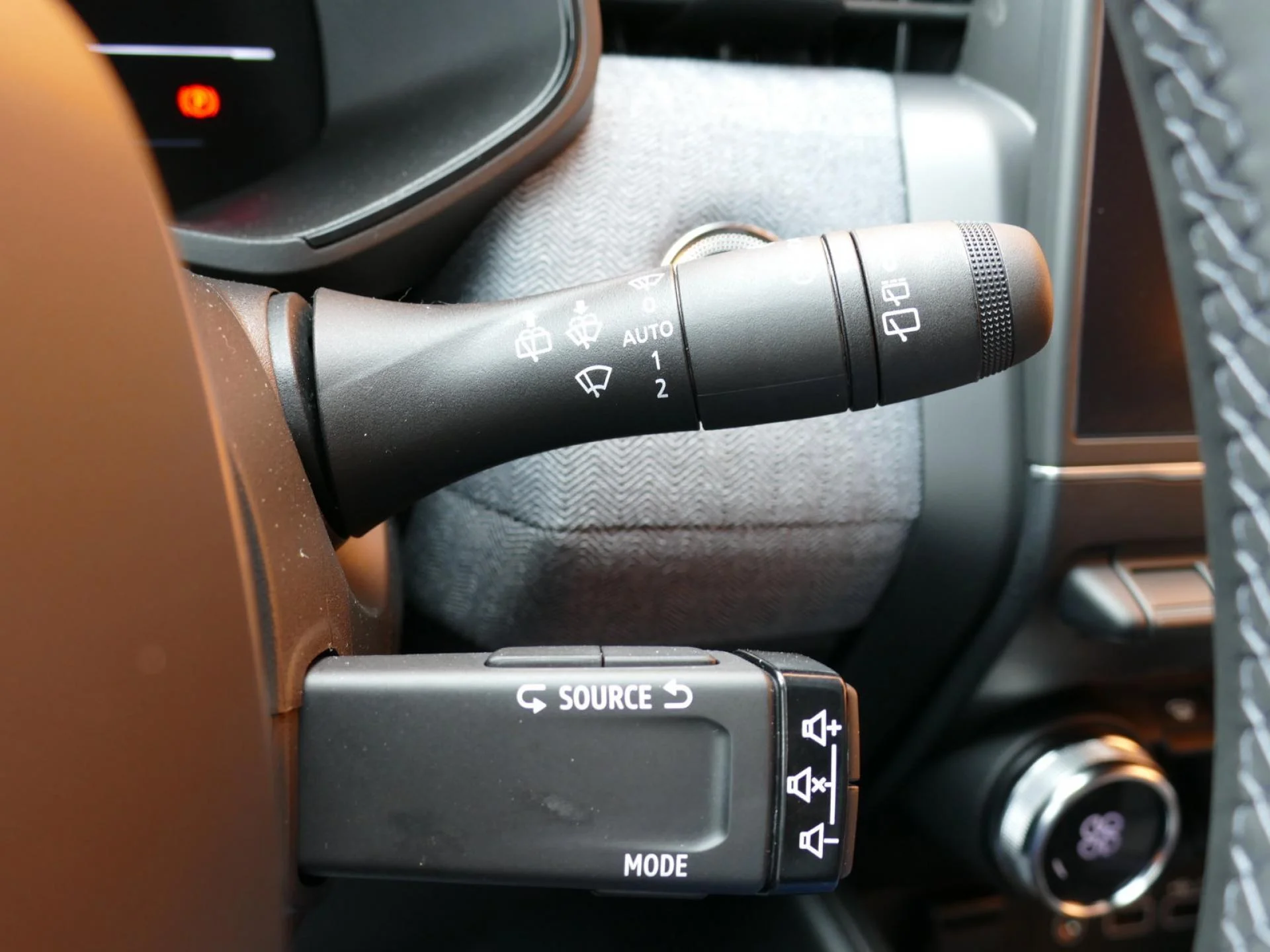 RENAULT CLIO - Miniature 29 sur 34 - Cliquer pour voir cette photo