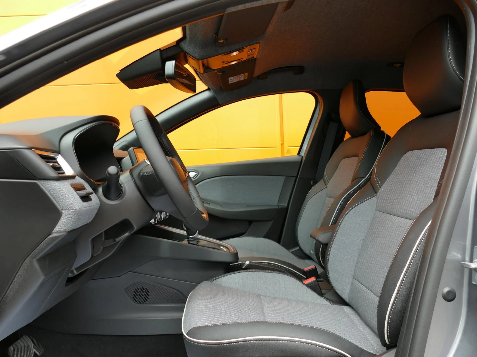 RENAULT CLIO - Miniature 6 sur 32 - Cliquer pour voir cette photo