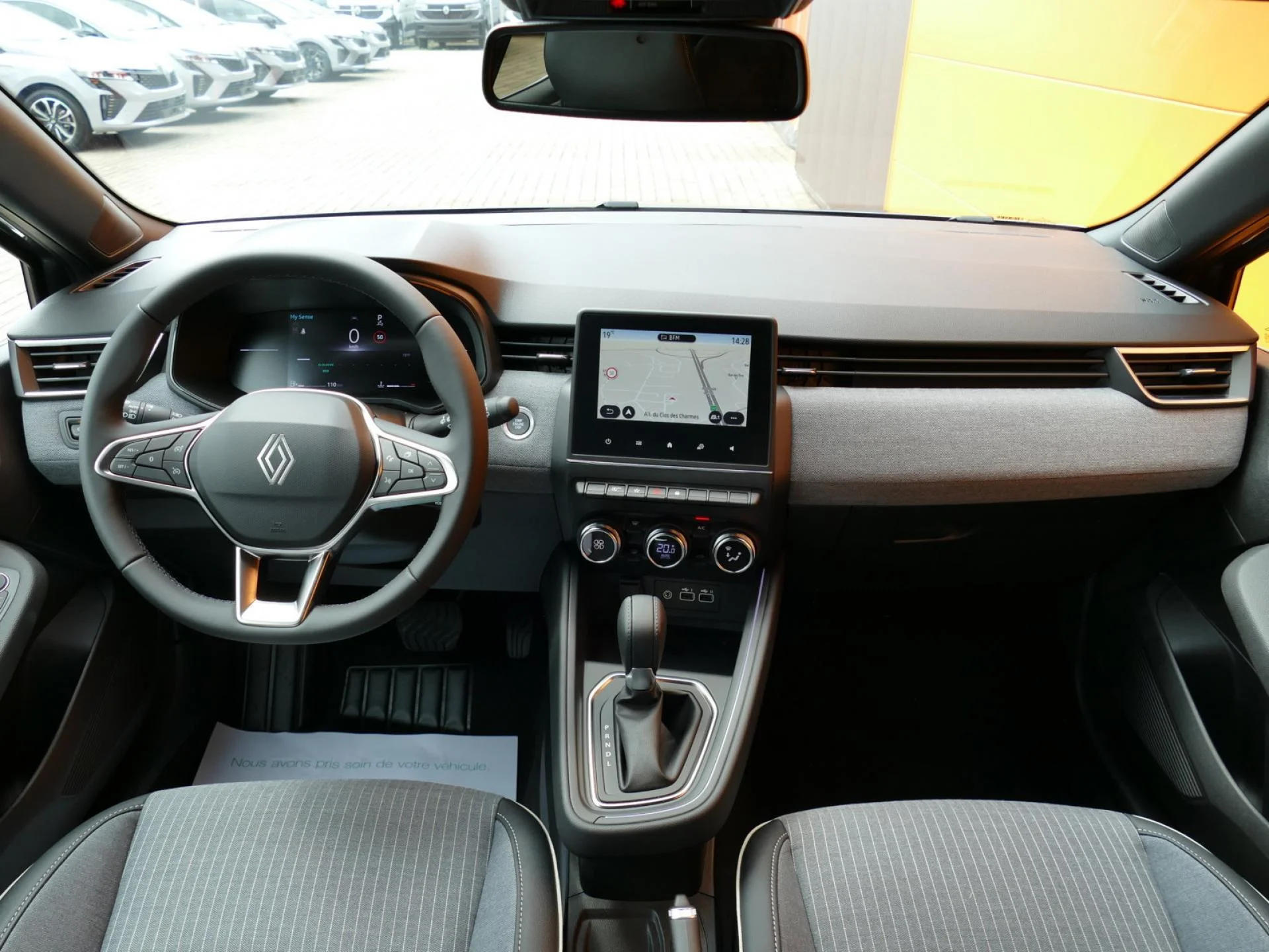 RENAULT CLIO - Miniature 5 sur 32 - Cliquer pour voir cette photo