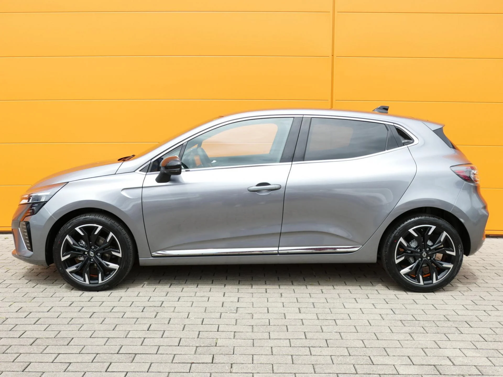 RENAULT CLIO - Miniature 3 sur 32 - Cliquer pour voir cette photo