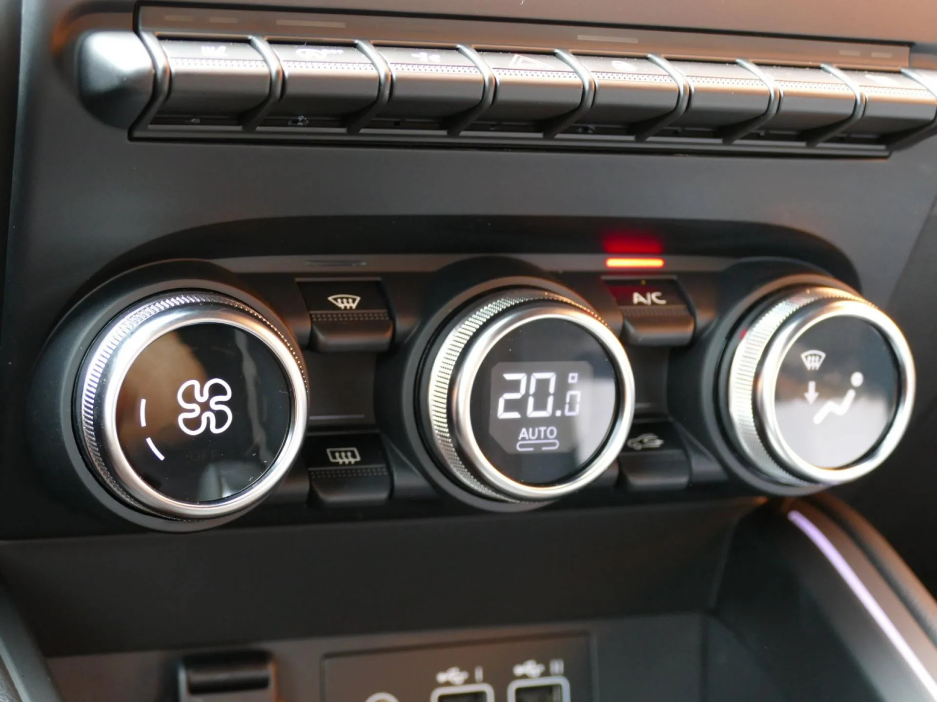RENAULT CLIO - Miniature 15 sur 34 - Cliquer pour voir cette photo