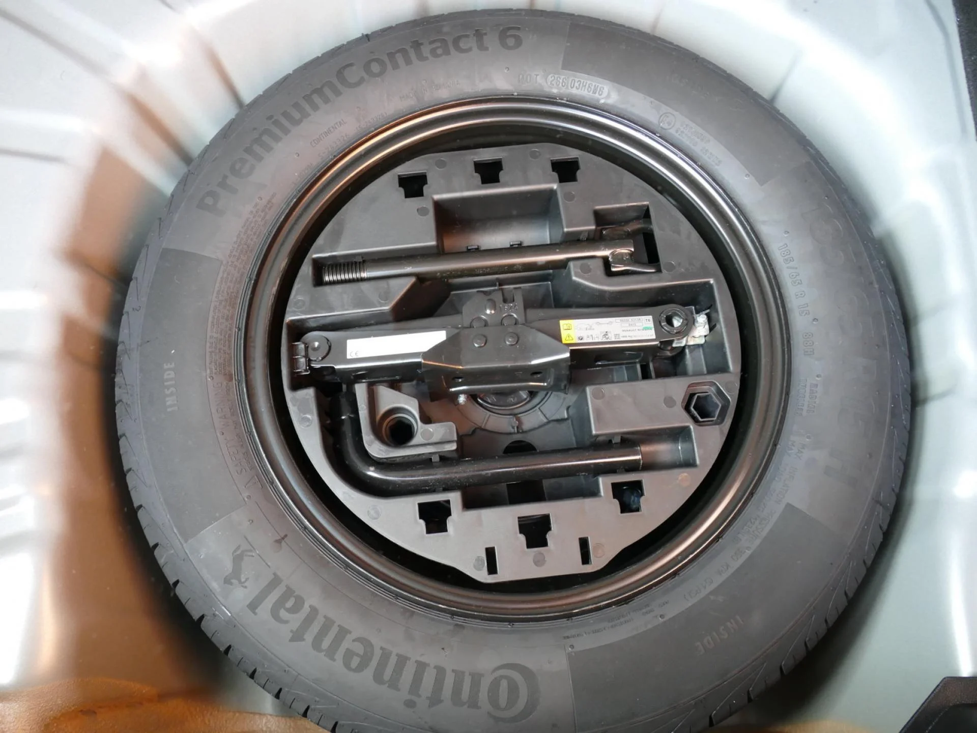 RENAULT CLIO - Miniature 29 sur 34 - Cliquer pour voir cette photo