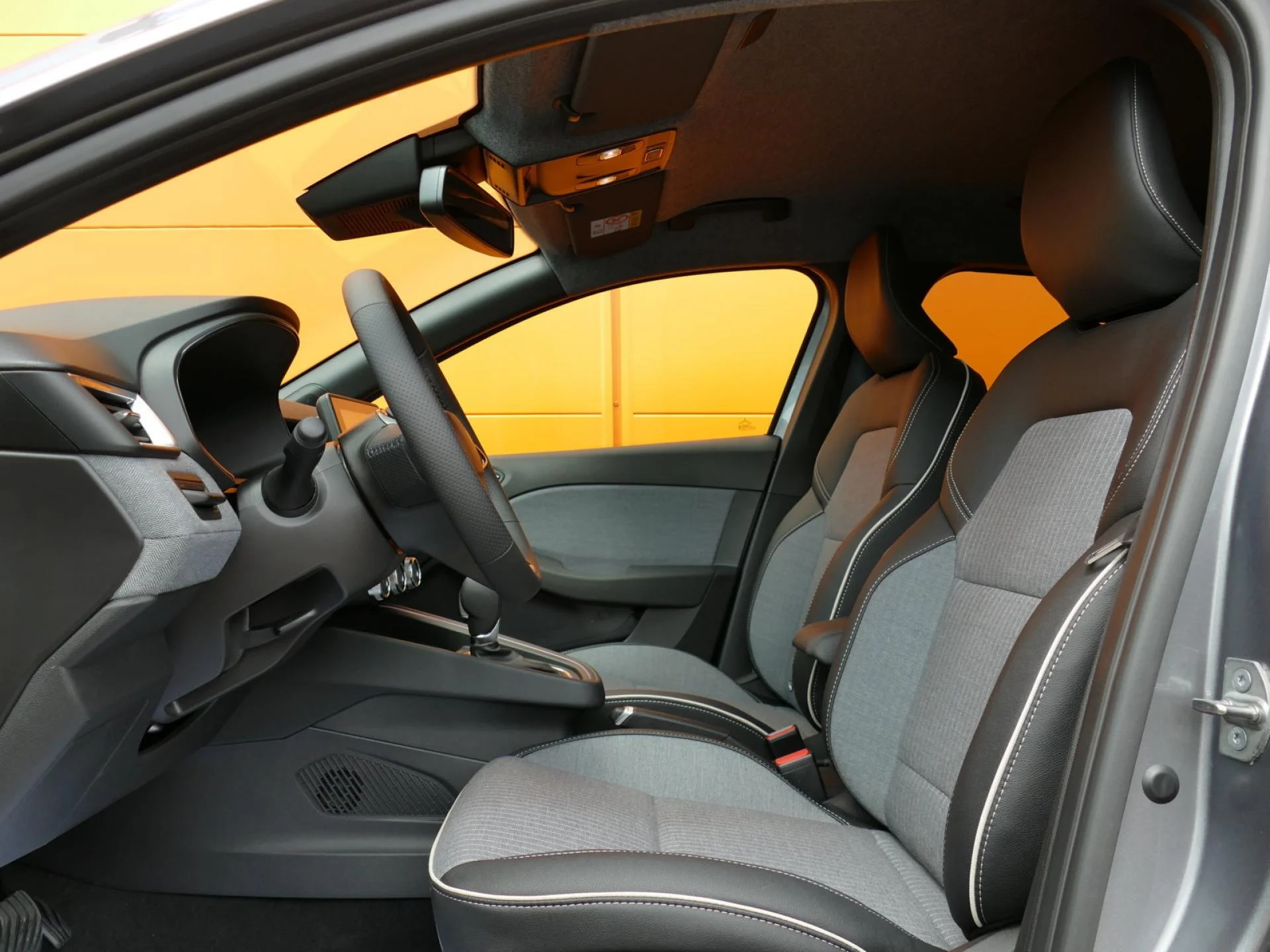 RENAULT CLIO - Miniature 6 sur 34 - Cliquer pour voir cette photo