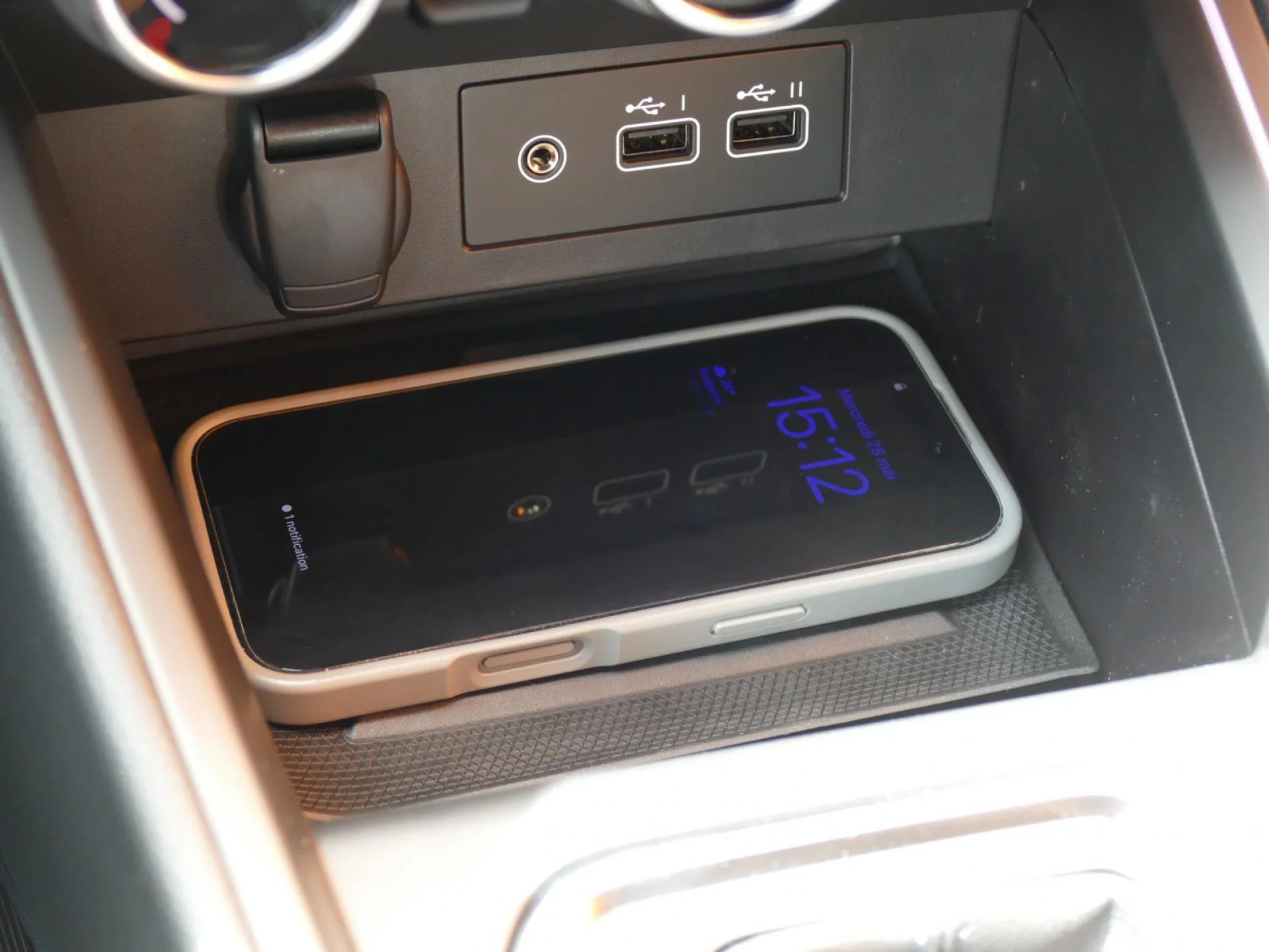 RENAULT CLIO - Miniature 21 sur 34 - Cliquer pour voir cette photo
