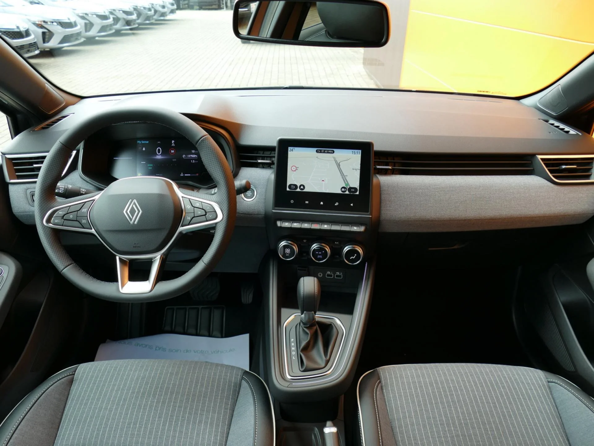 RENAULT CLIO - Miniature 5 sur 34 - Cliquer pour voir cette photo
