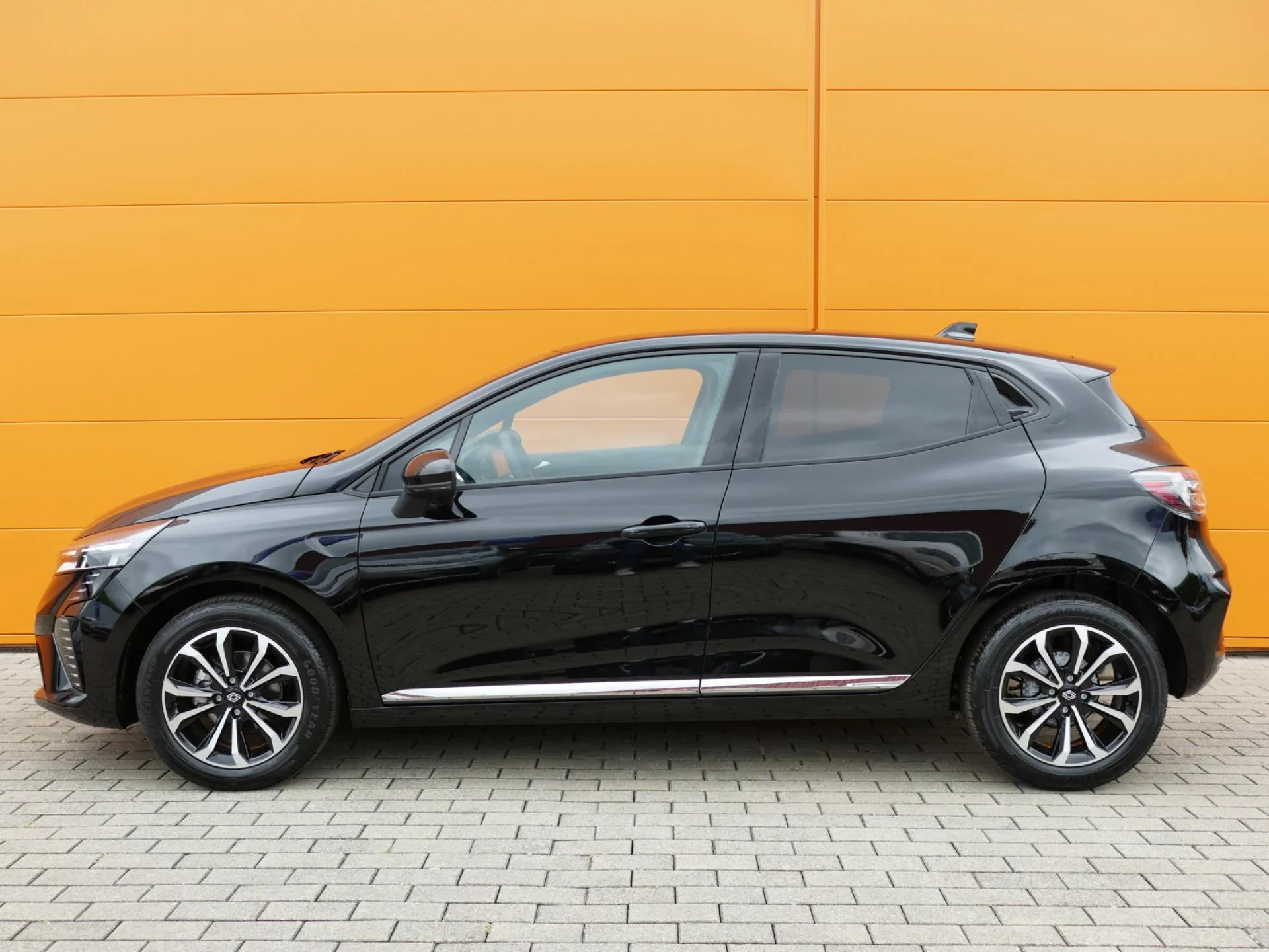 RENAULT CLIO - Miniature 3 sur 36 - Cliquer pour voir cette photo