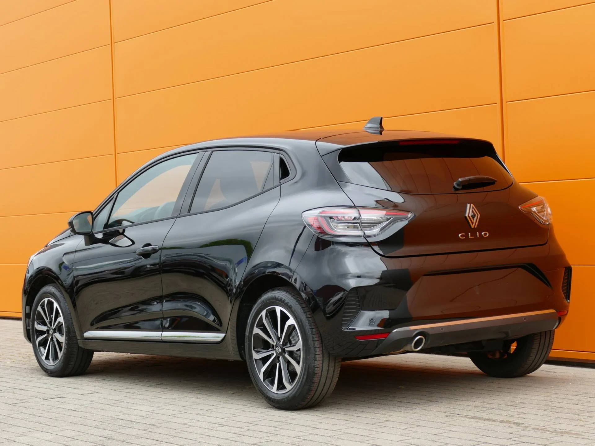 RENAULT CLIO - Miniature 4 sur 36 - Cliquer pour voir cette photo