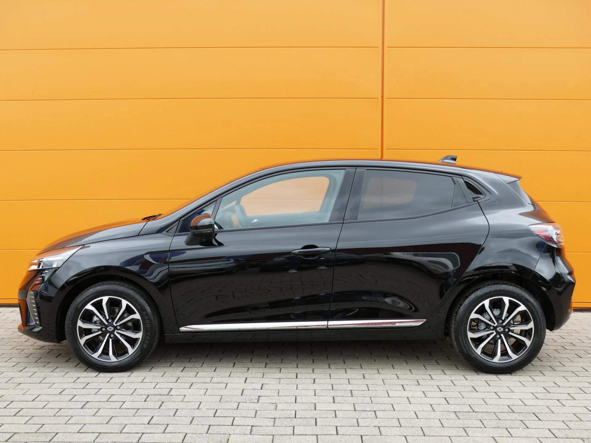 RENAULT CLIO - Miniature 3 sur 36 - Cliquer pour voir cette photo