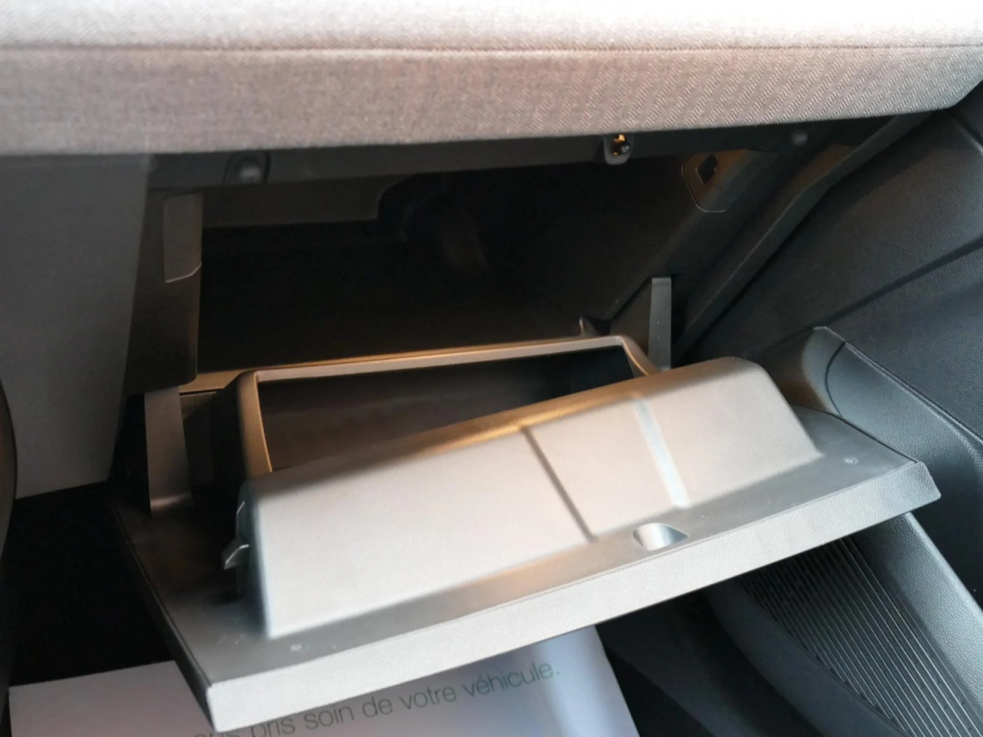 RENAULT CLIO - Miniature 27 sur 36 - Cliquer pour voir cette photo