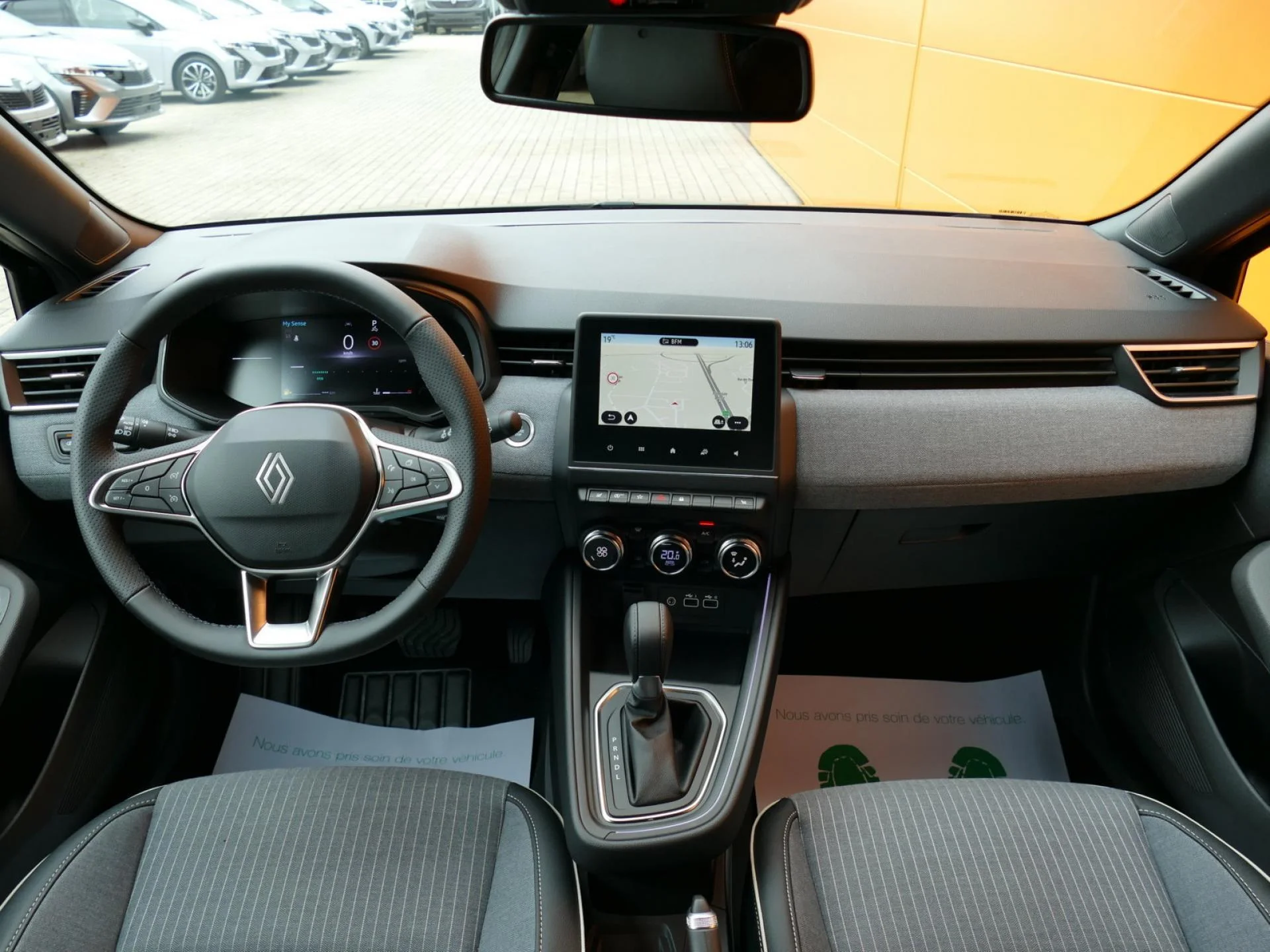 RENAULT CLIO - Miniature 5 sur 36 - Cliquer pour voir cette photo