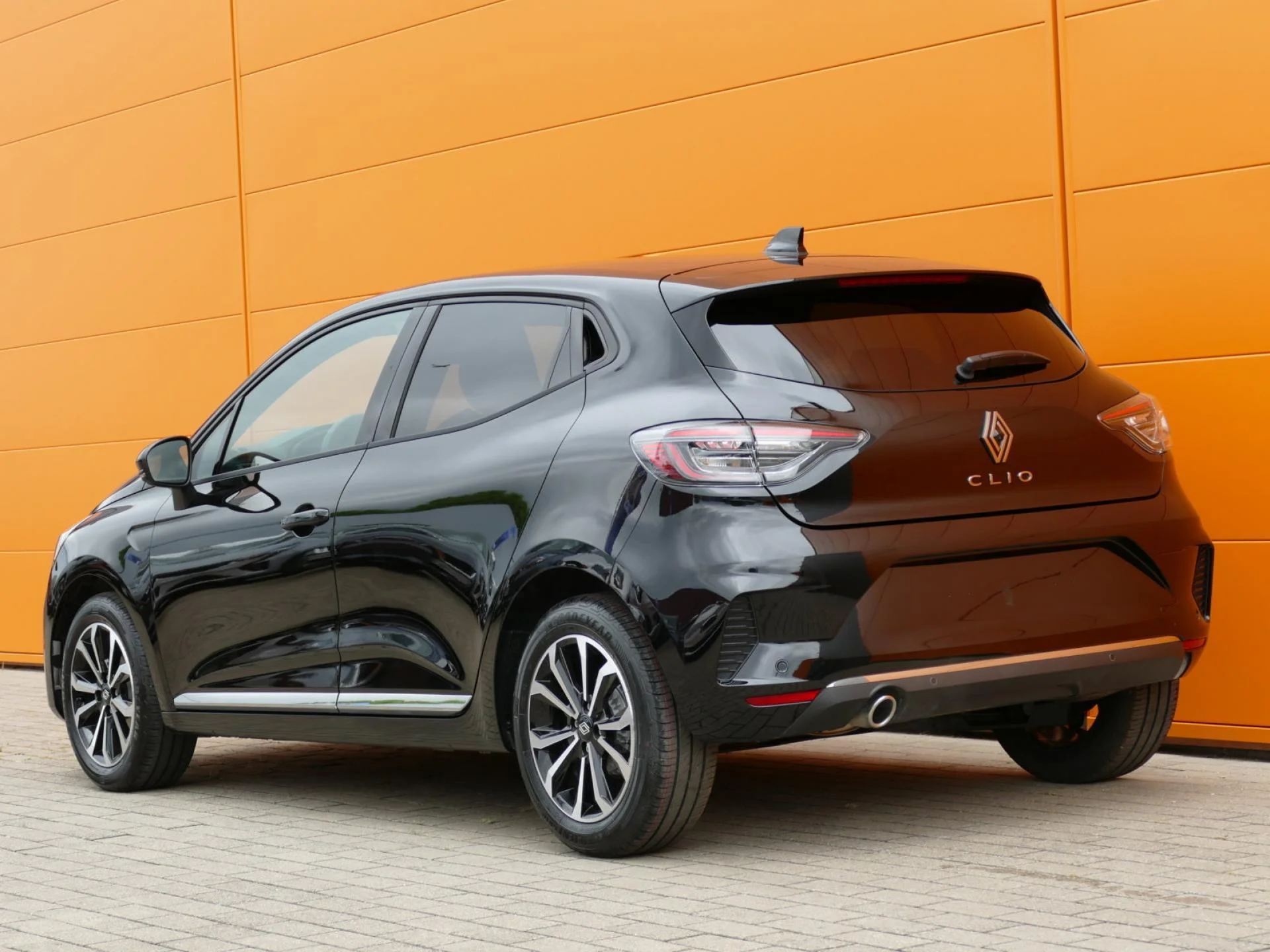 RENAULT CLIO - Miniature 4 sur 36 - Cliquer pour voir cette photo