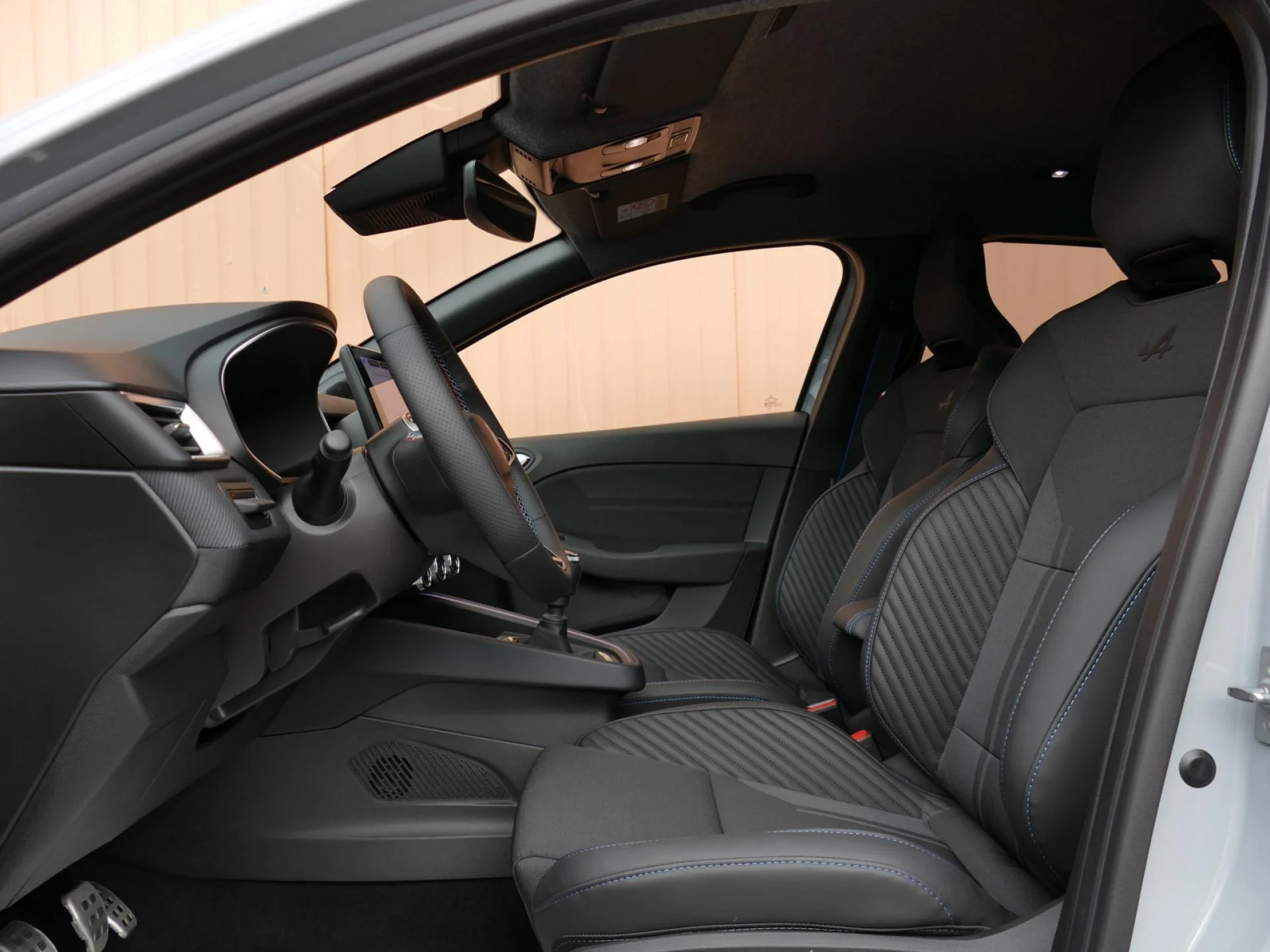 RENAULT CLIO - Miniature 6 sur 36 - Cliquer pour voir cette photo