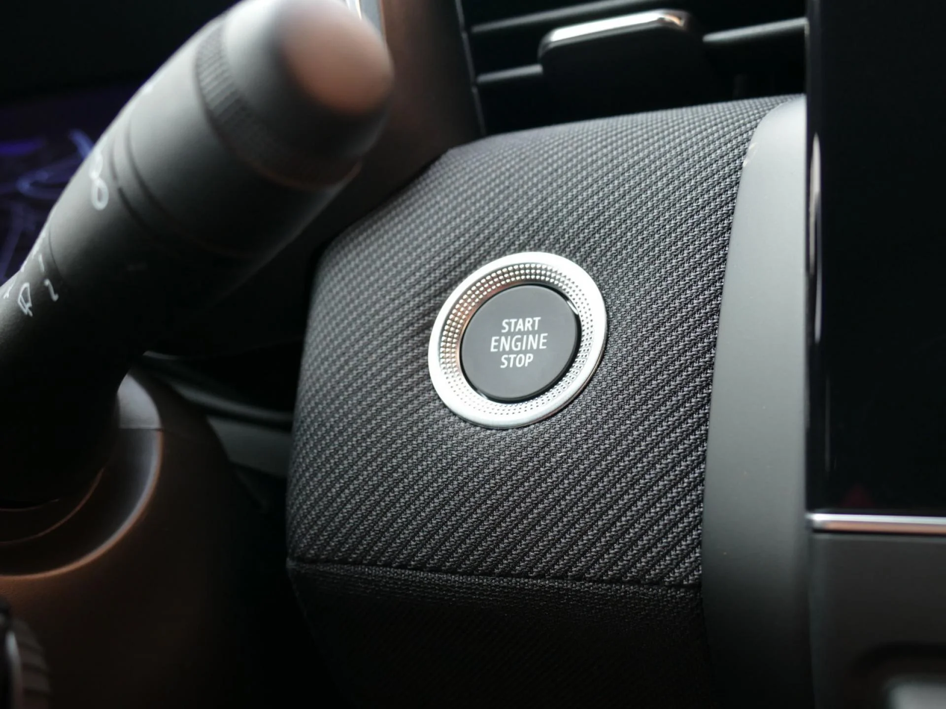 RENAULT CLIO - Miniature 21 sur 36 - Cliquer pour voir cette photo