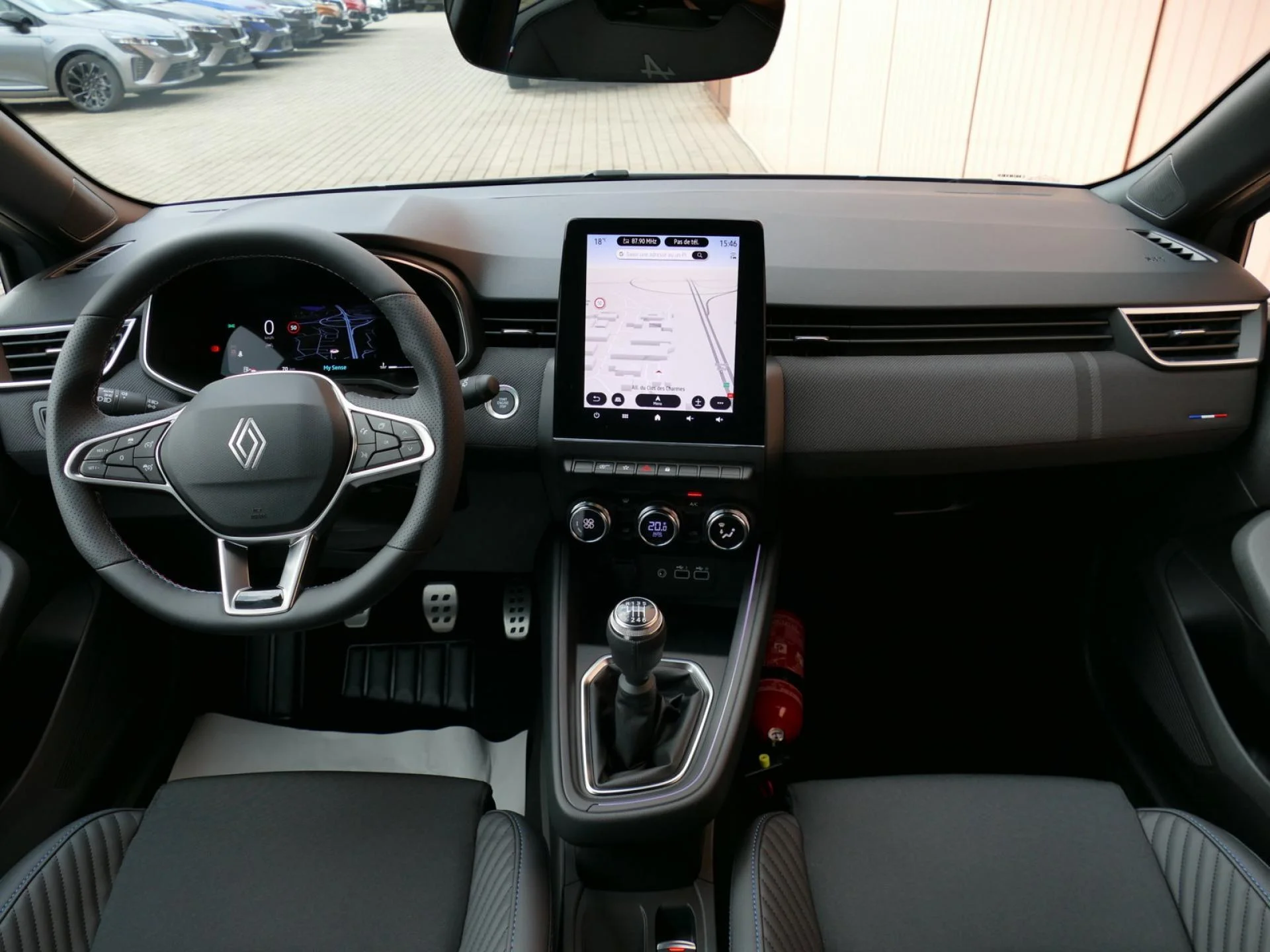 RENAULT CLIO - Miniature 5 sur 36 - Cliquer pour voir cette photo