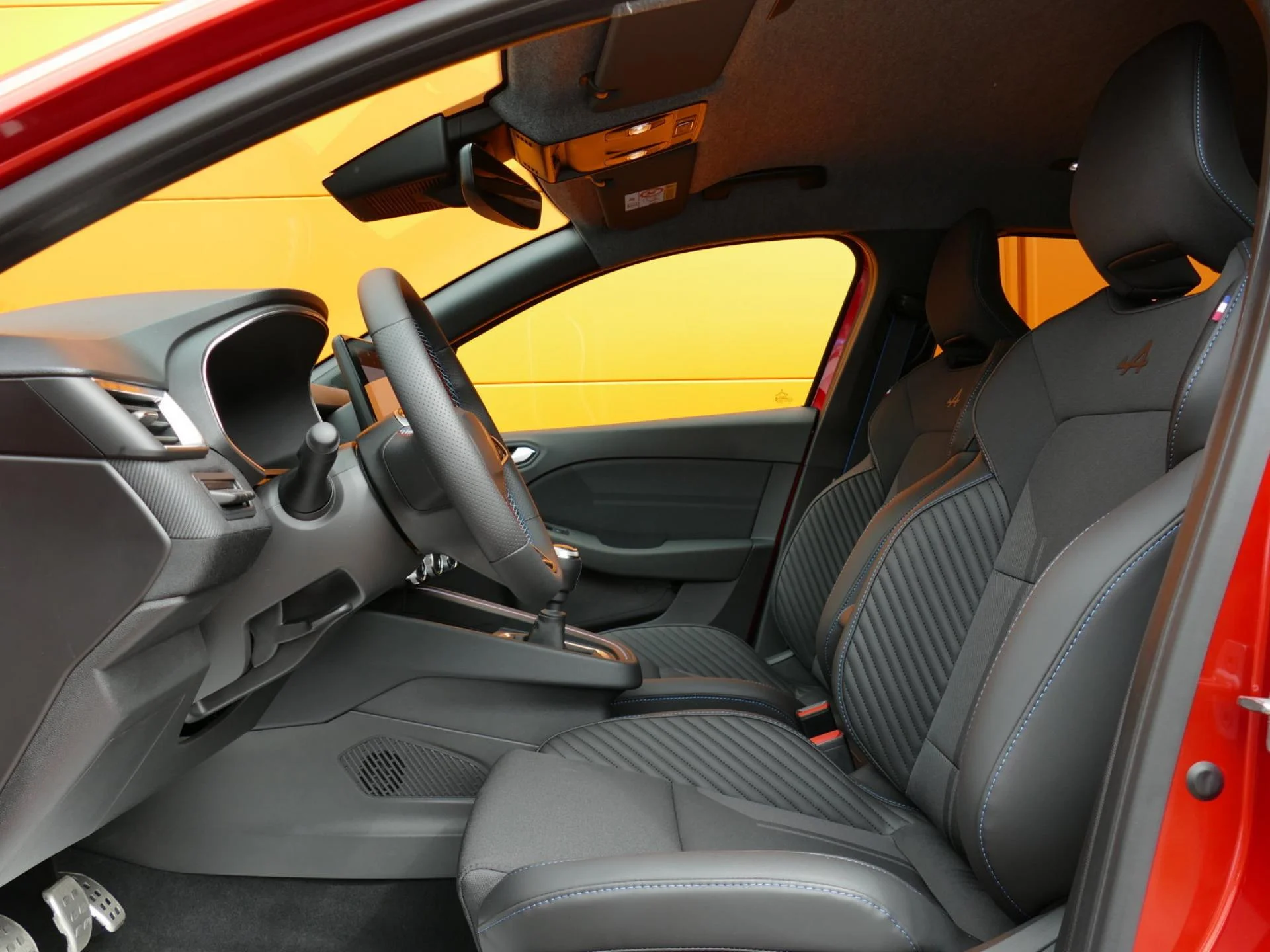 RENAULT CLIO - Miniature 6 sur 34 - Cliquer pour voir cette photo