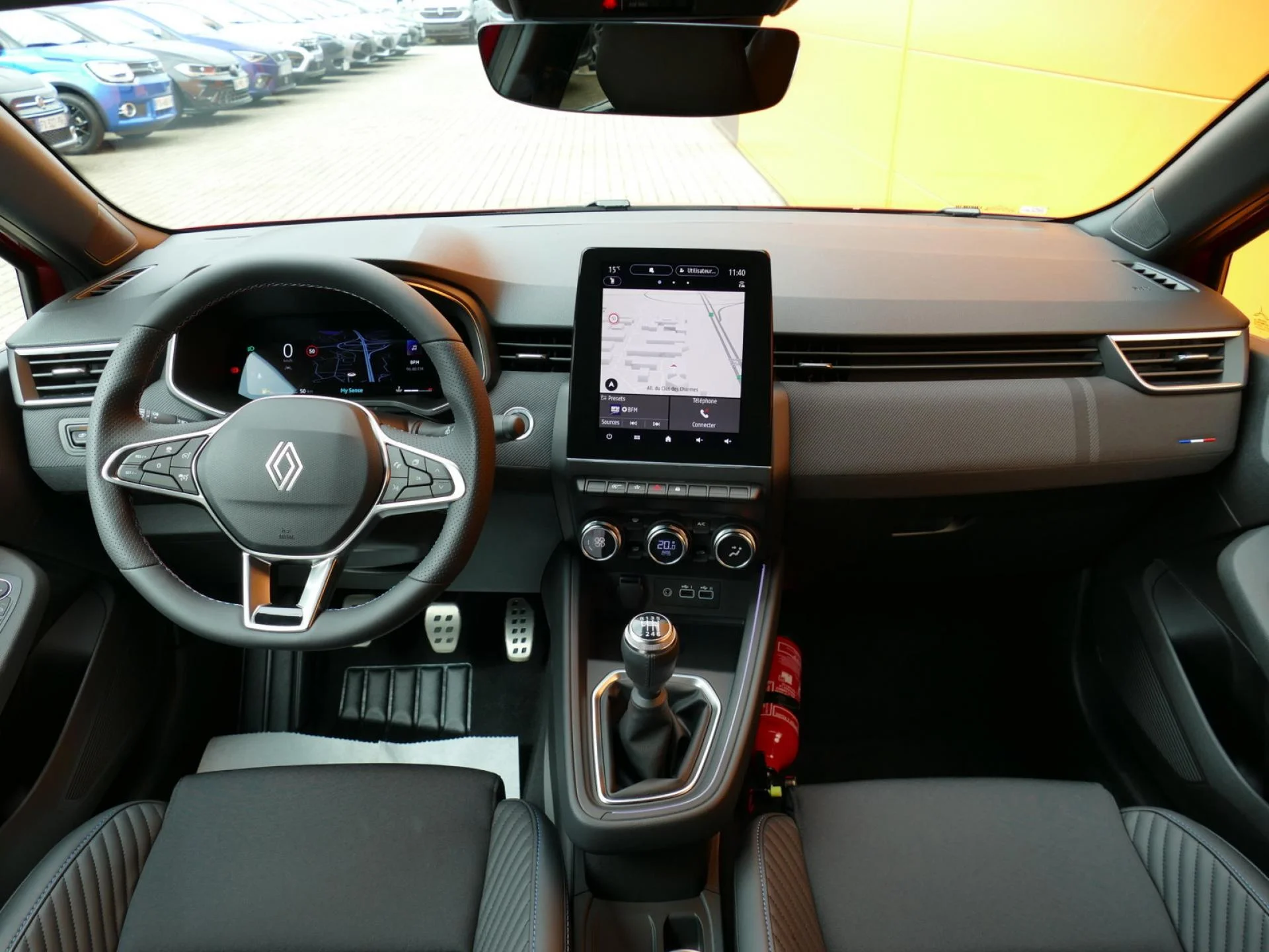 RENAULT CLIO - Miniature 5 sur 34 - Cliquer pour voir cette photo