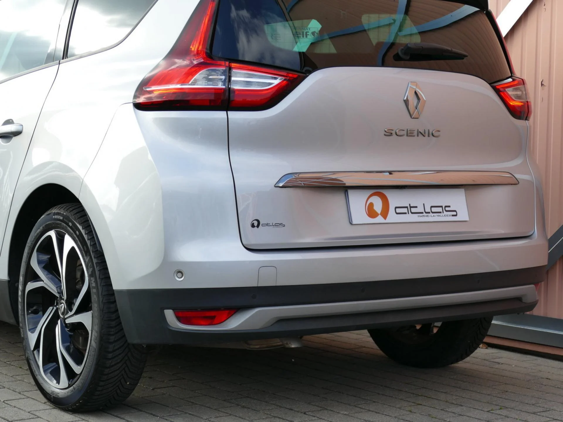 RENAULT GRAND SCENIC - Miniature 26 sur 30 - Cliquer pour voir cette photo