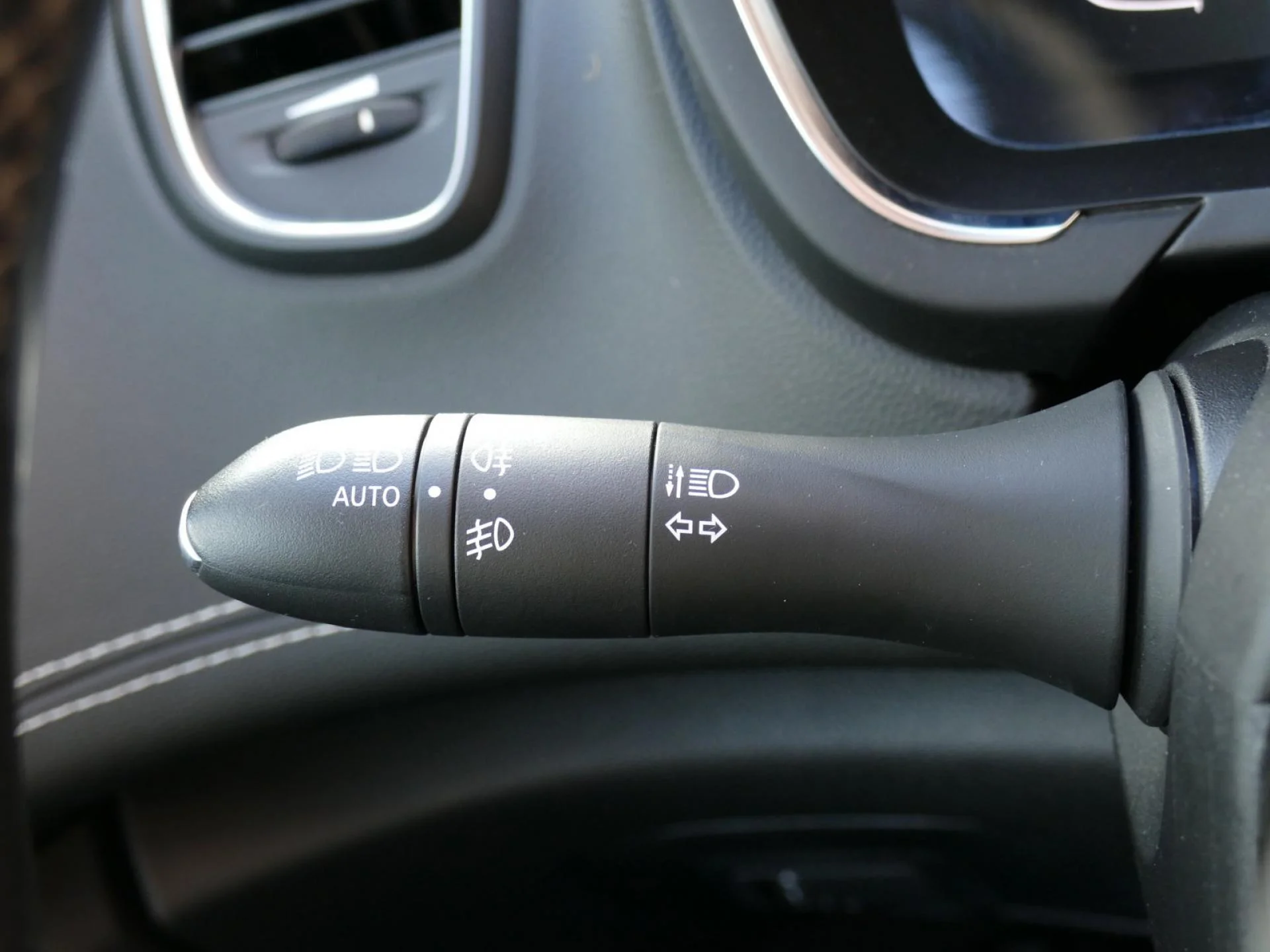 RENAULT GRAND SCENIC - Miniature 19 sur 30 - Cliquer pour voir cette photo