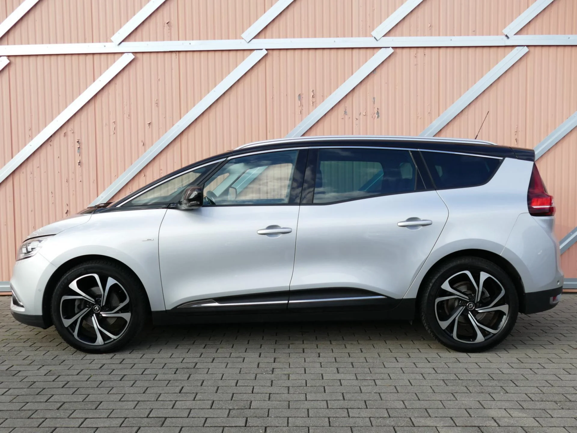 RENAULT GRAND SCENIC - Miniature 2 sur 30 - Cliquer pour voir cette photo