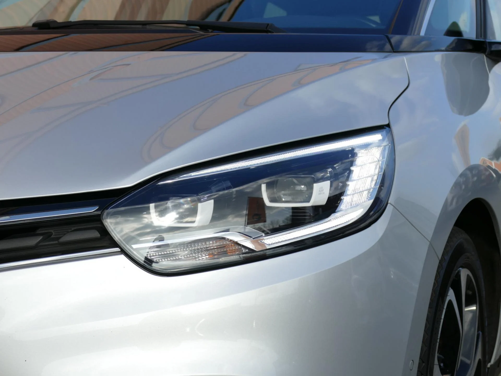 RENAULT GRAND SCENIC - Miniature 25 sur 30 - Cliquer pour voir cette photo