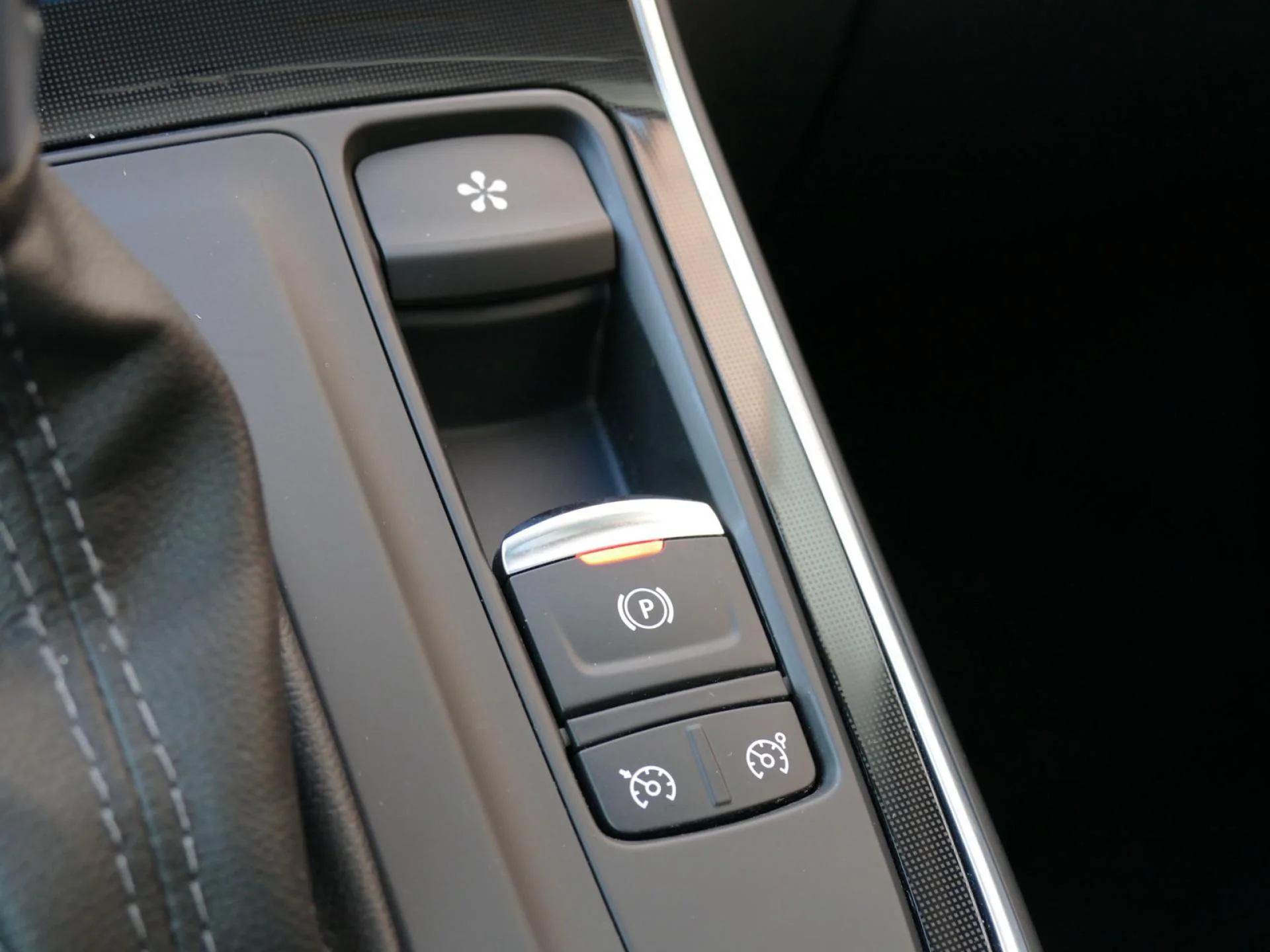 RENAULT GRAND SCENIC - Miniature 17 sur 30 - Cliquer pour voir cette photo
