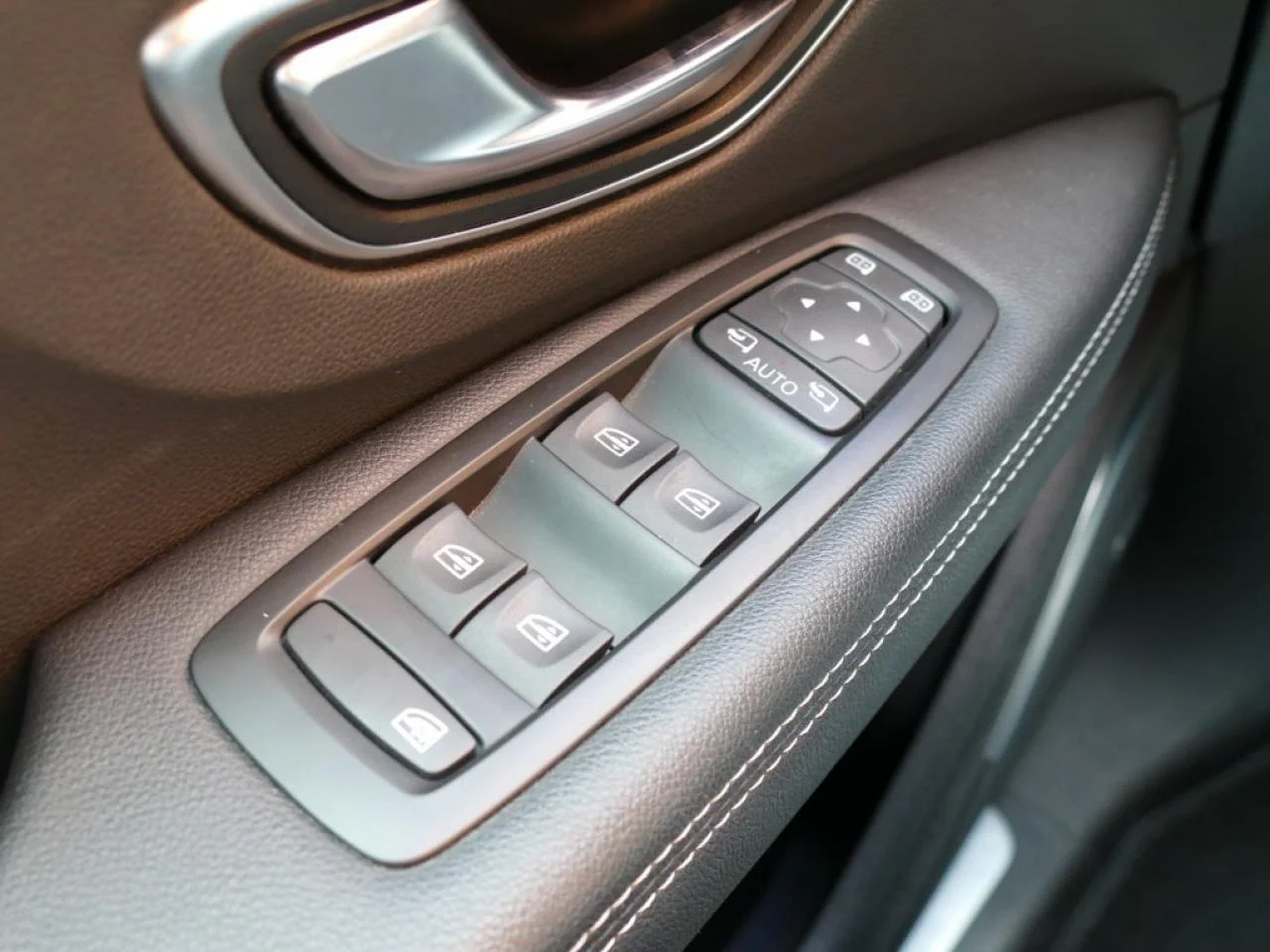 RENAULT GRAND SCENIC - Miniature 9 sur 13 - Cliquer pour voir cette photo