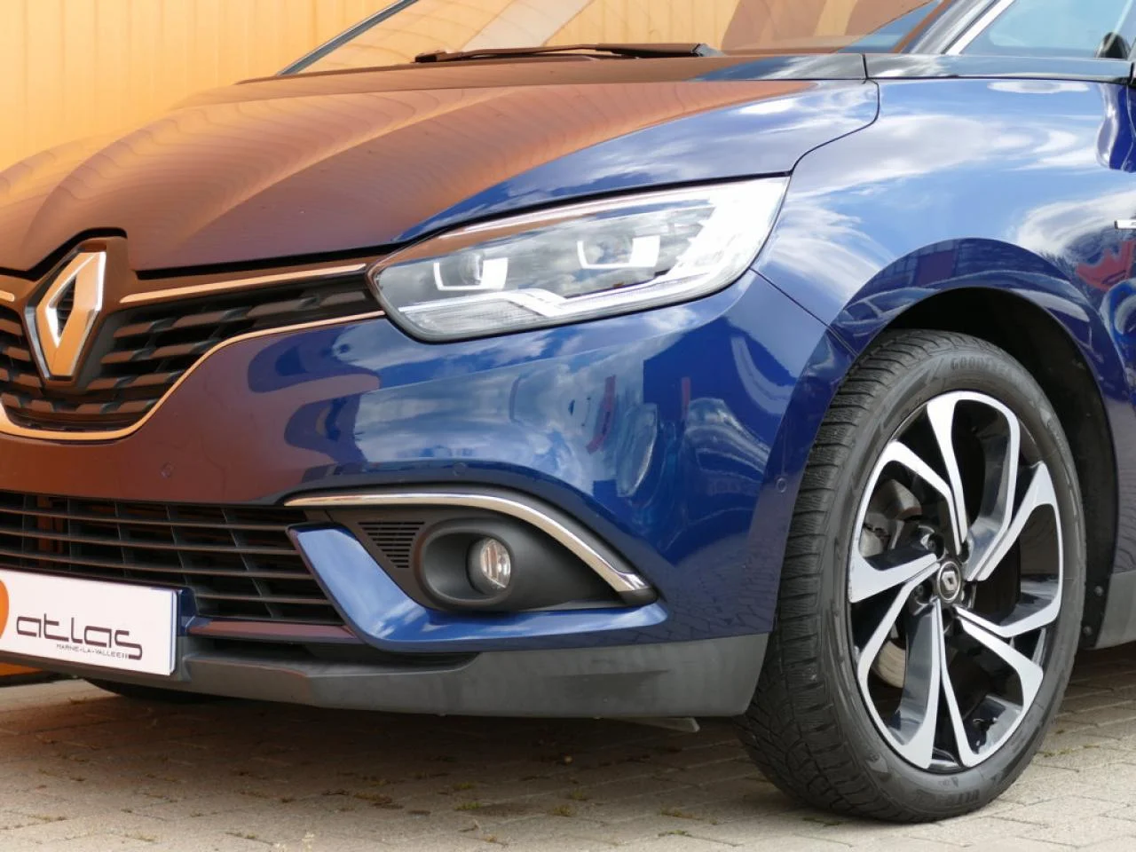 RENAULT GRAND SCENIC - Miniature 12 sur 13 - Cliquer pour voir cette photo