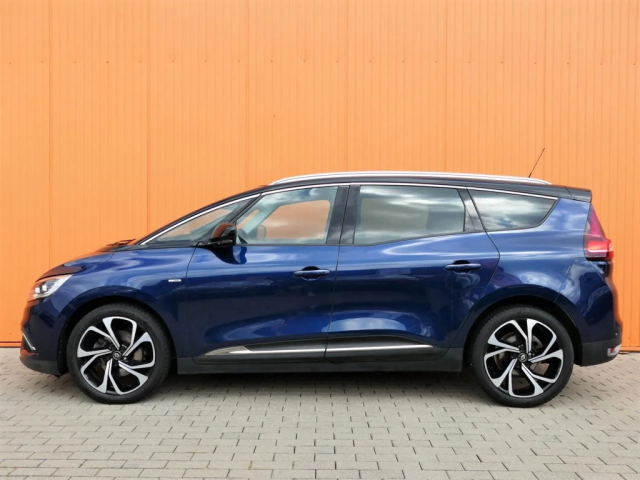 RENAULT GRAND SCENIC - Miniature 2 sur 13 - Cliquer pour voir cette photo