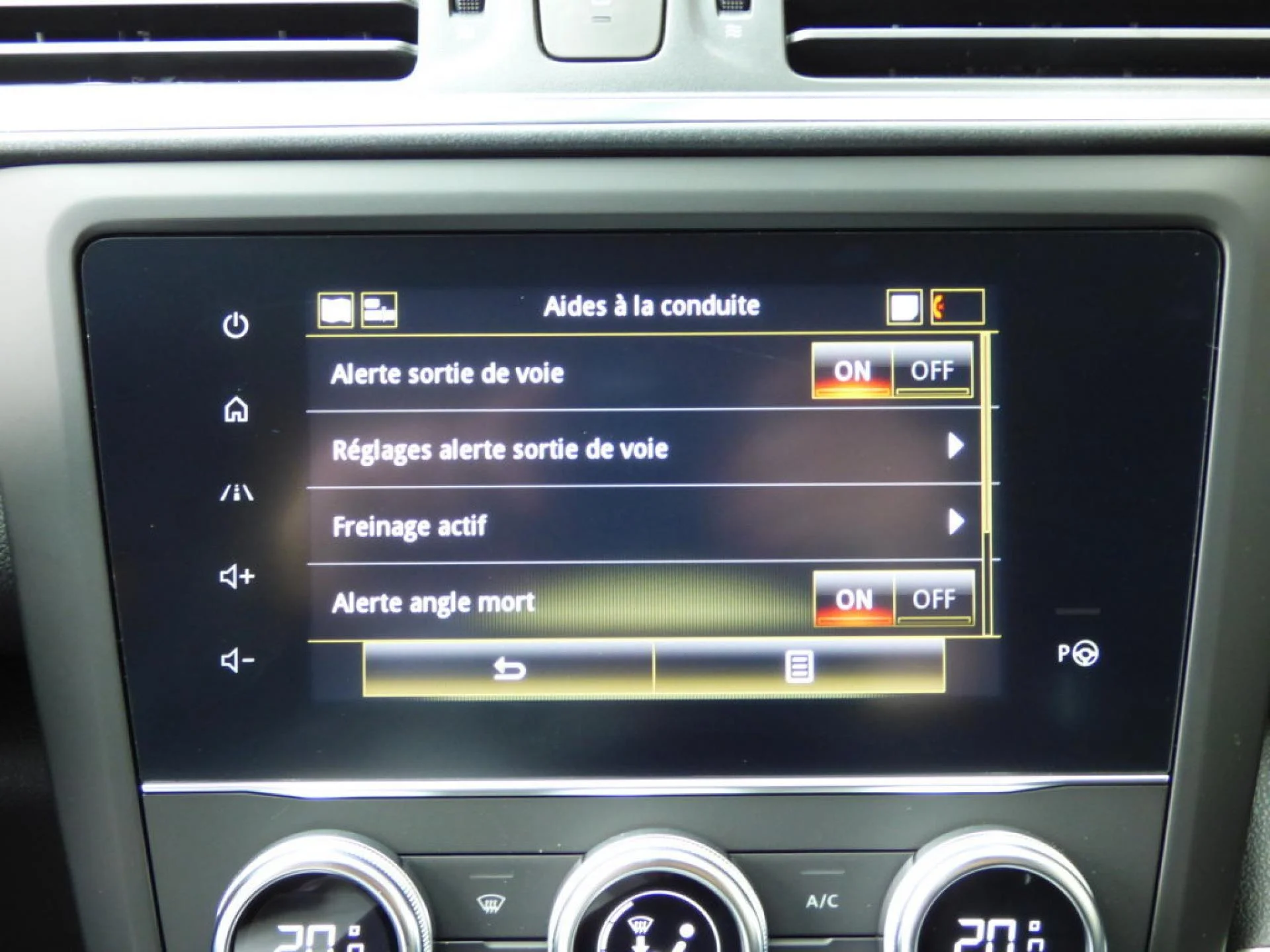 RENAULT KADJAR - Miniature 9 sur 21 - Cliquer pour voir cette photo