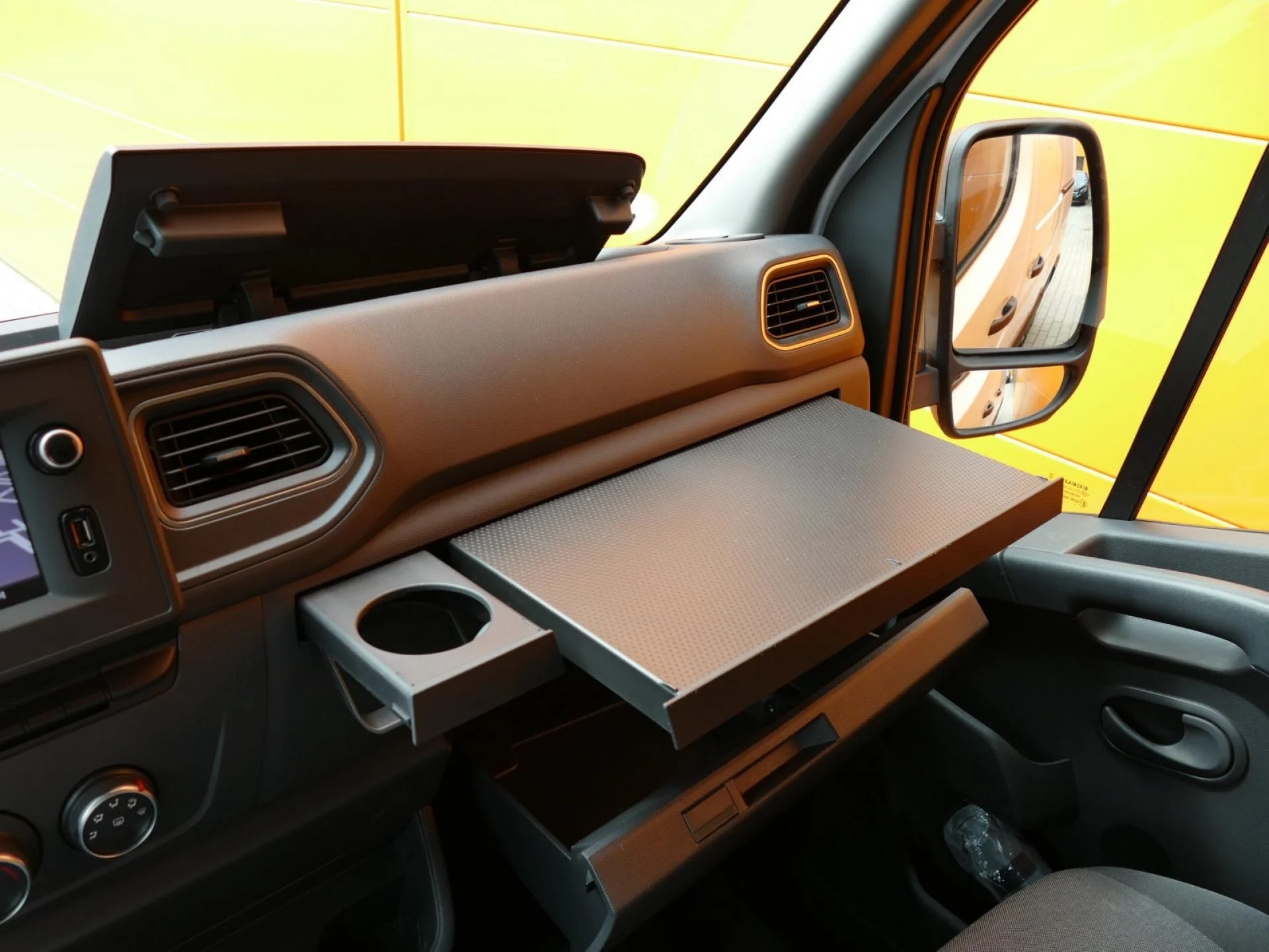 RENAULT MASTER - Miniature 21 sur 32 - Cliquer pour voir cette photo