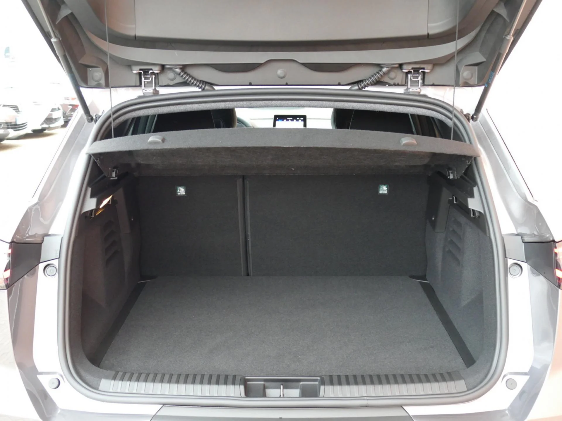 RENAULT Symbioz - Miniature 8 sur 27 - Cliquer pour voir cette photo
