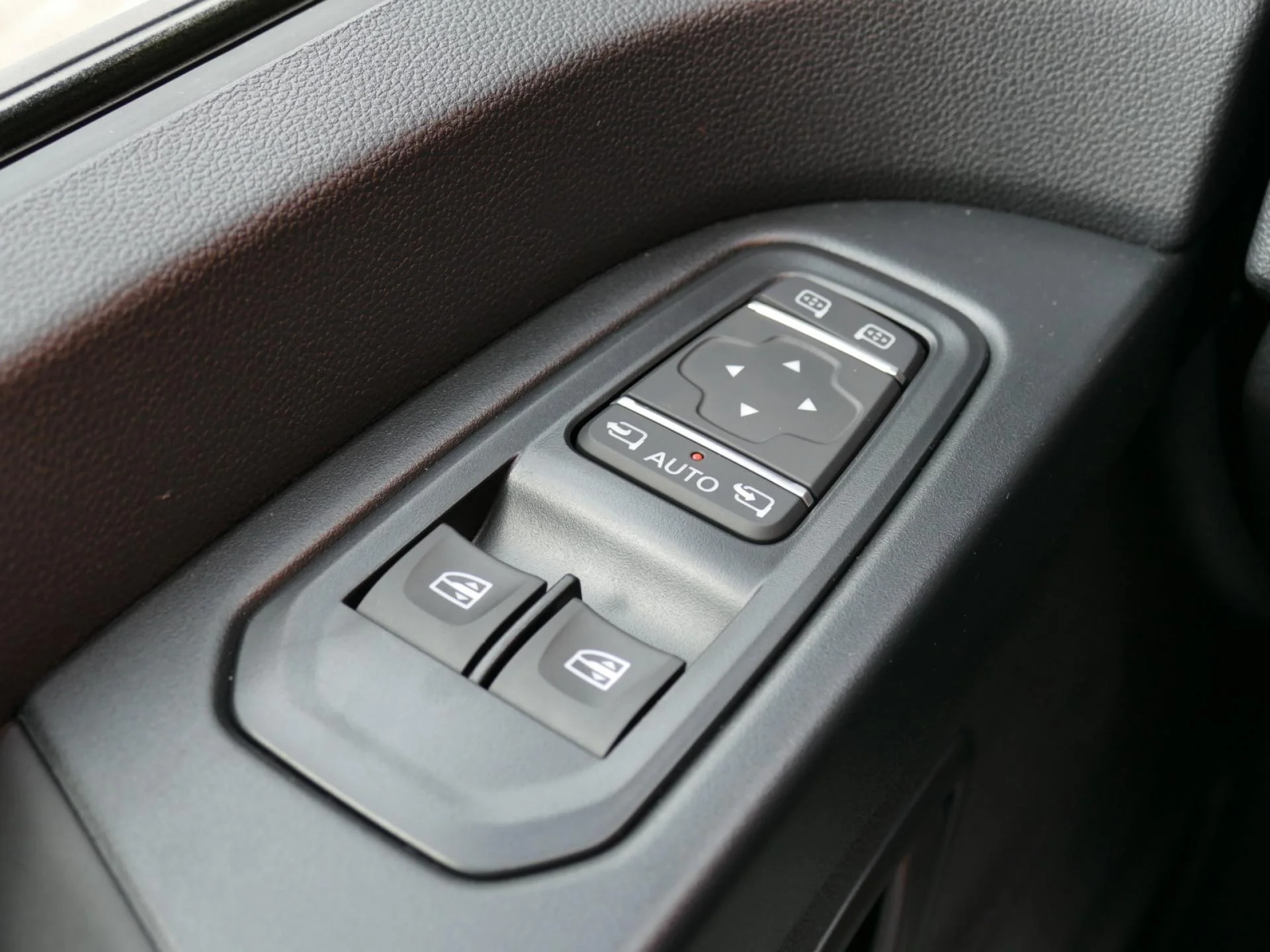 RENAULT TRAFIC - Miniature 23 sur 32 - Cliquer pour voir cette photo