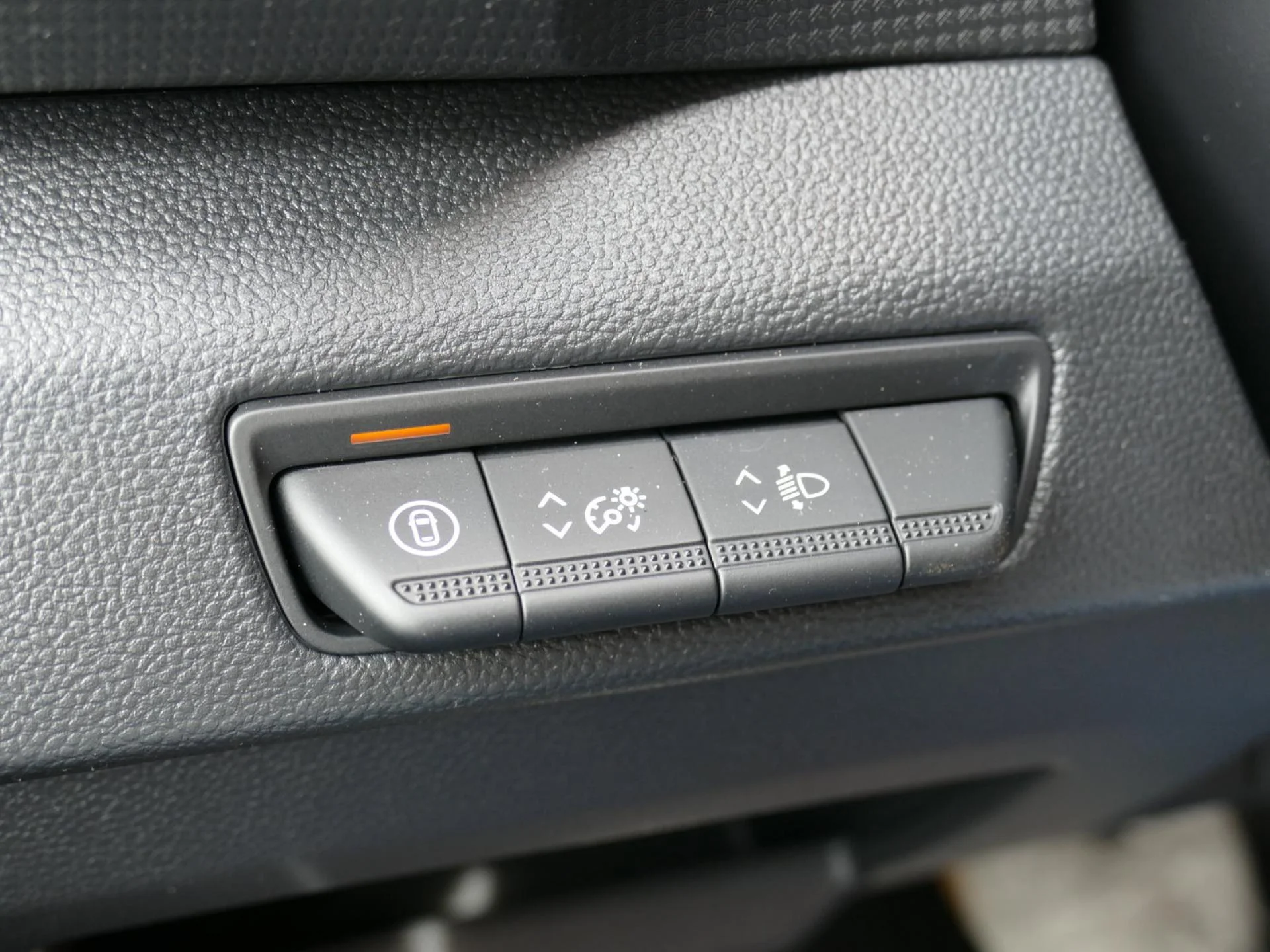 RENAULT TRAFIC - Miniature 22 sur 32 - Cliquer pour voir cette photo