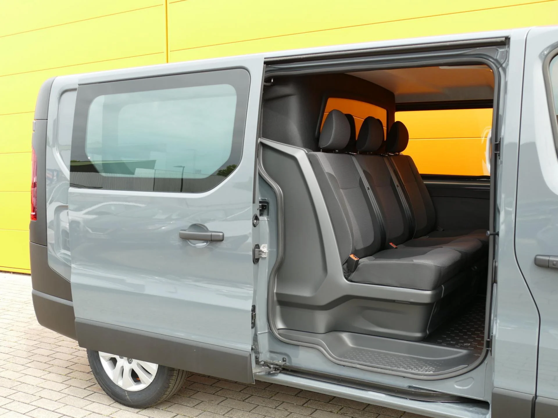 RENAULT TRAFIC - Miniature 8 sur 32 - Cliquer pour voir cette photo