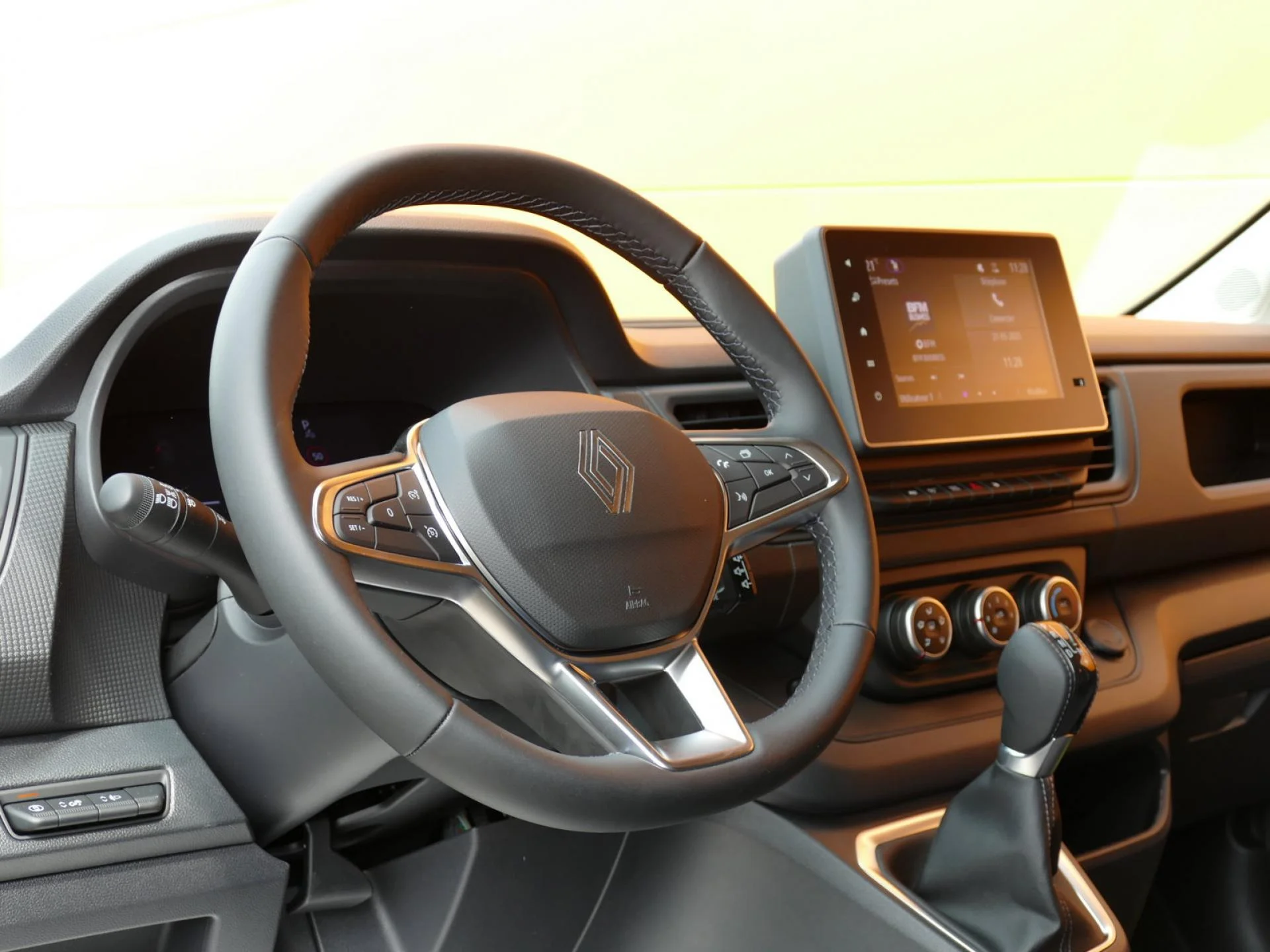 RENAULT TRAFIC - Miniature 15 sur 32 - Cliquer pour voir cette photo